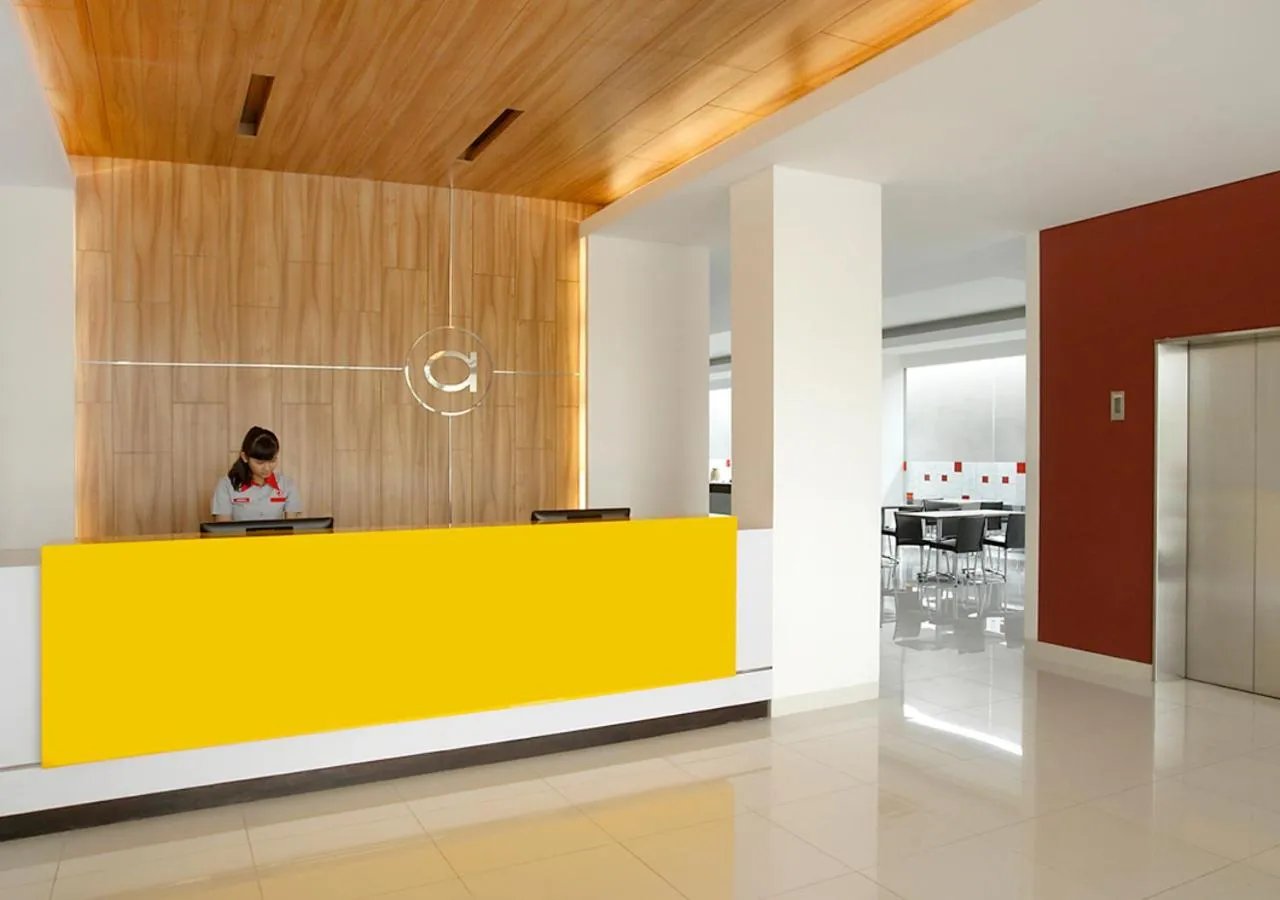 Lobby or reception in Amaris Hotel Juanda