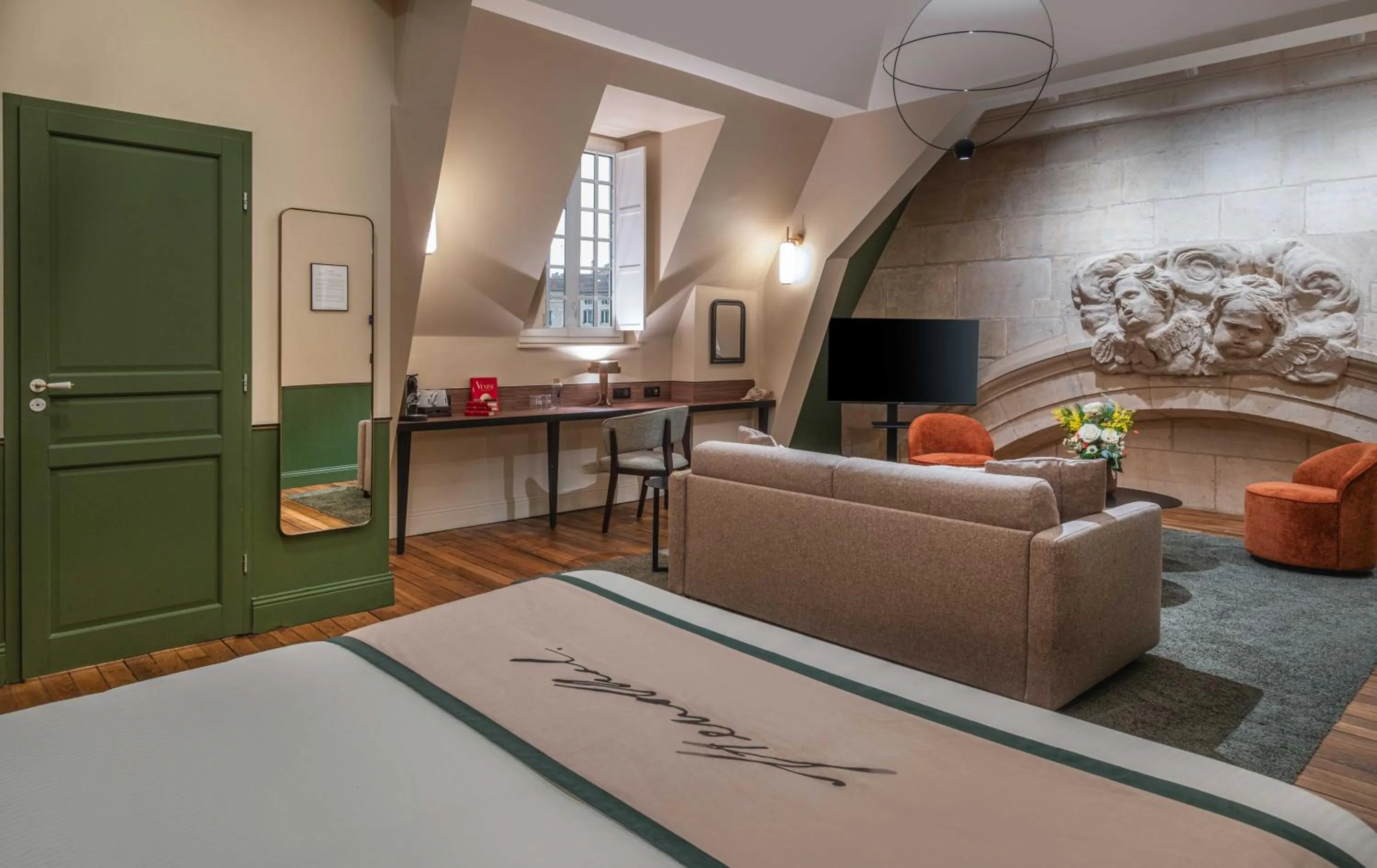 Bedroom in Hôtel Littéraire Stendhal et Spa