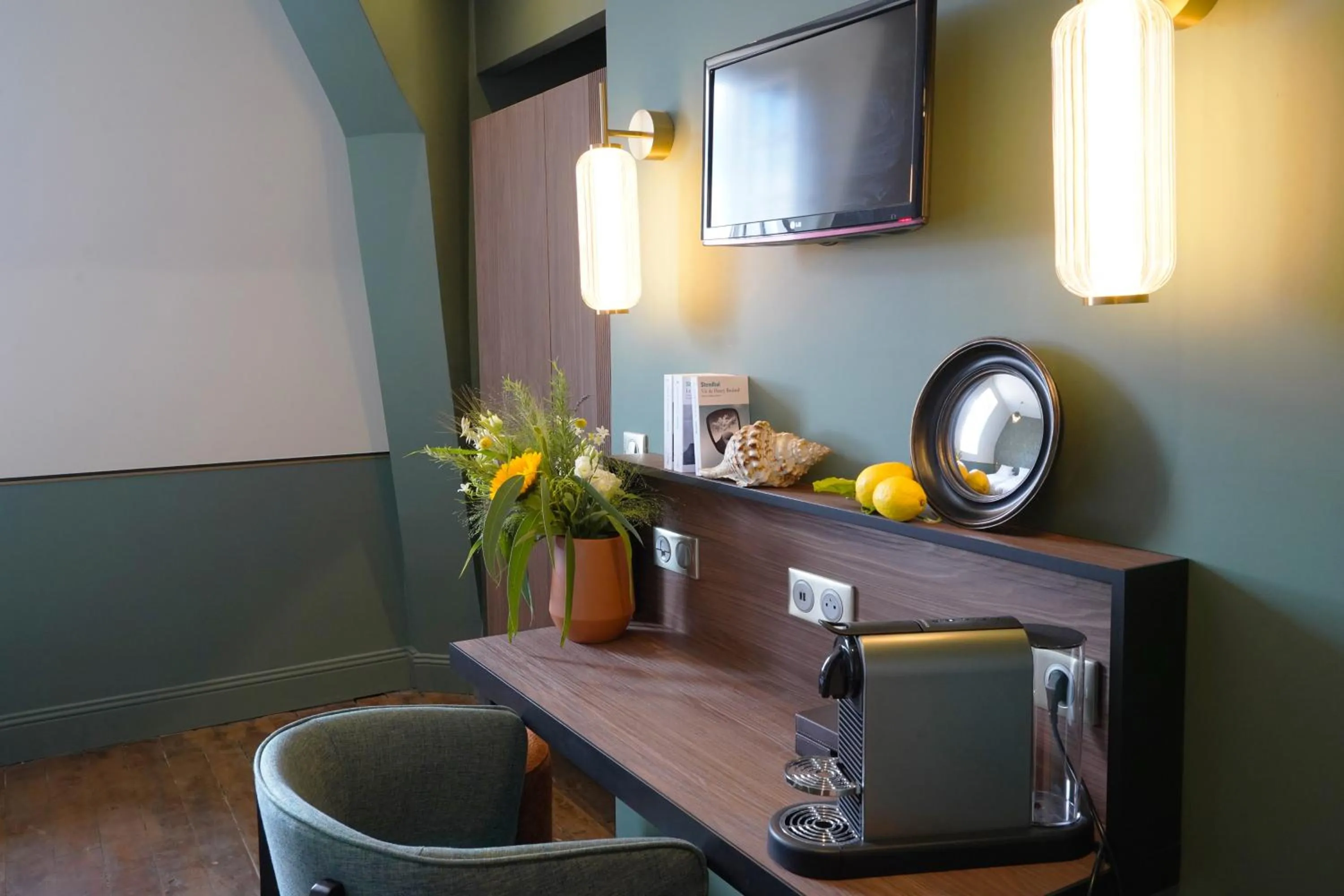 Bedroom in Hôtel Littéraire Stendhal et Spa