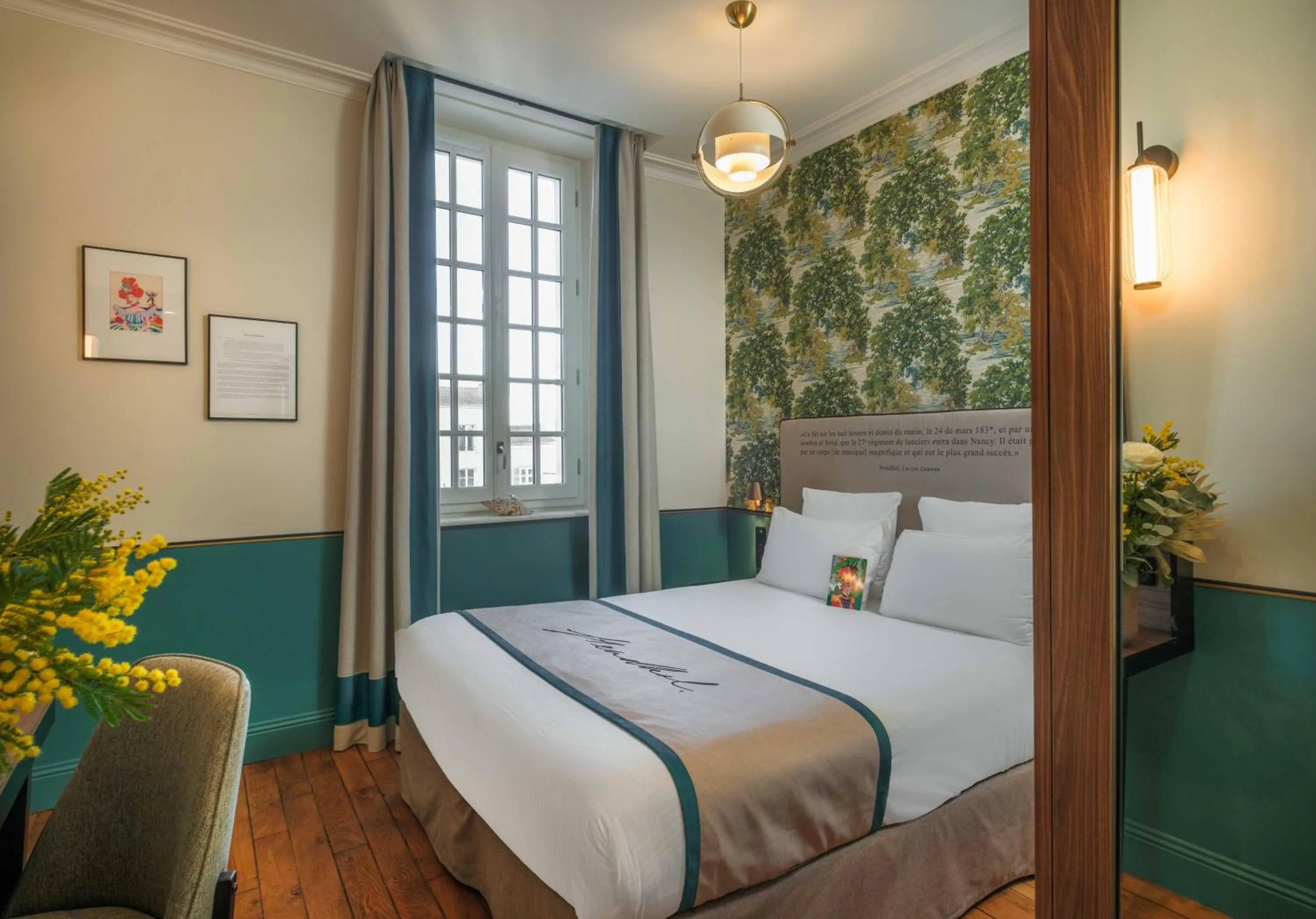 Bedroom, Bed in Hôtel Littéraire Stendhal et Spa