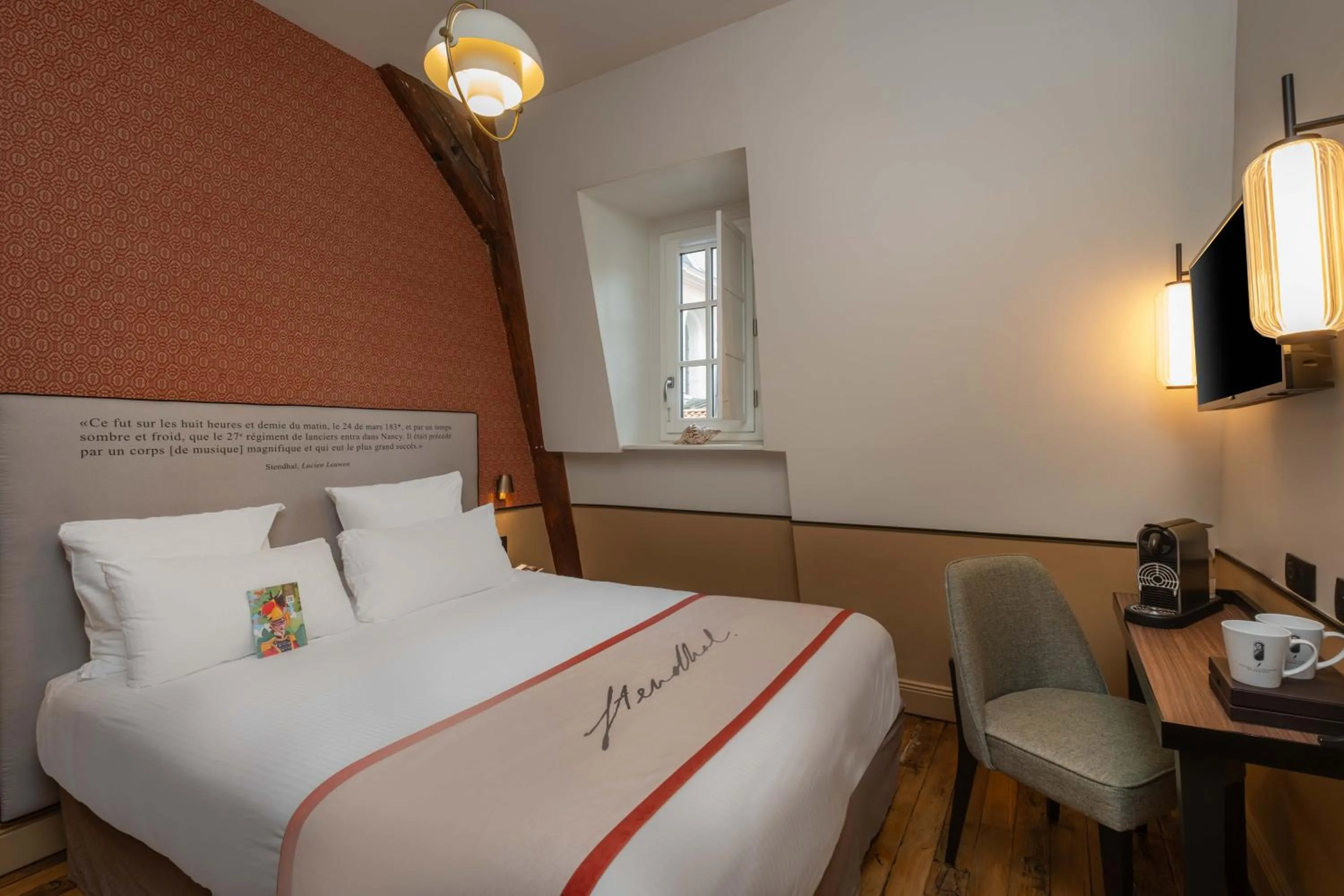 Bedroom, Bed in Hôtel Littéraire Stendhal et Spa