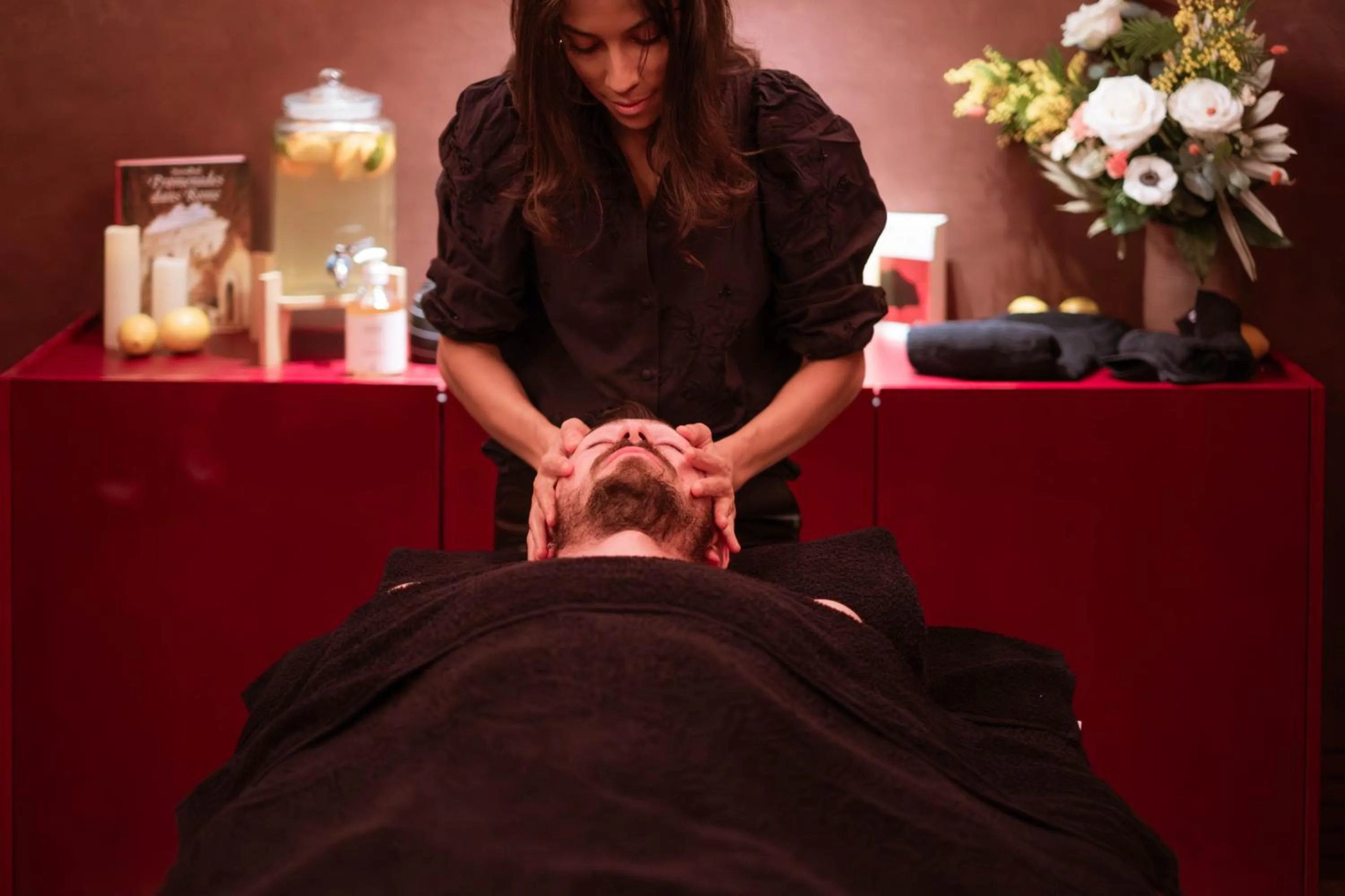 Spa and wellness centre/facilities in Hôtel Littéraire Stendhal et Spa