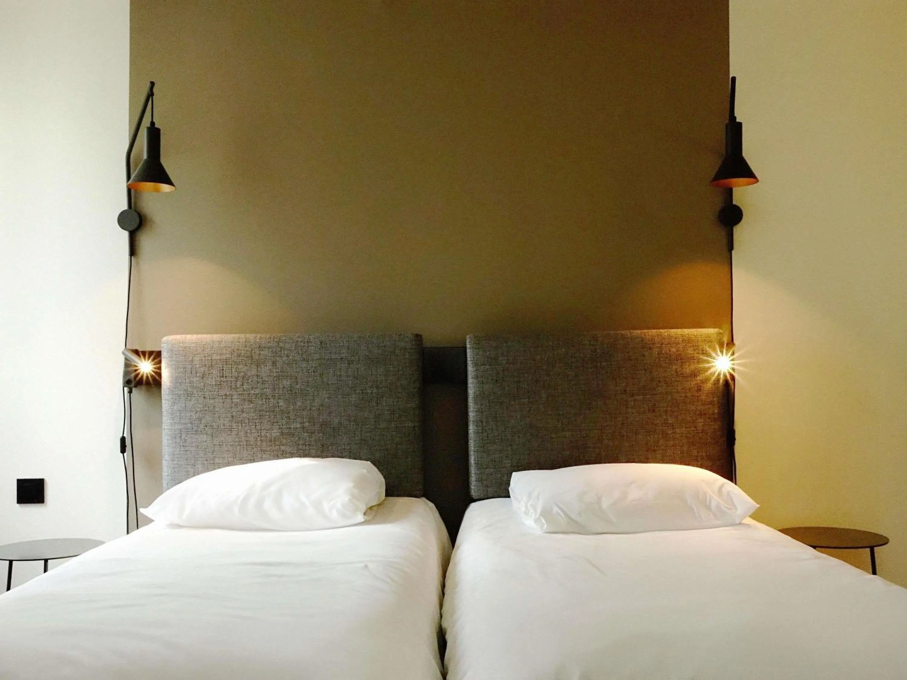 Bedroom, Bed in ibis Lille Centre Grand Place