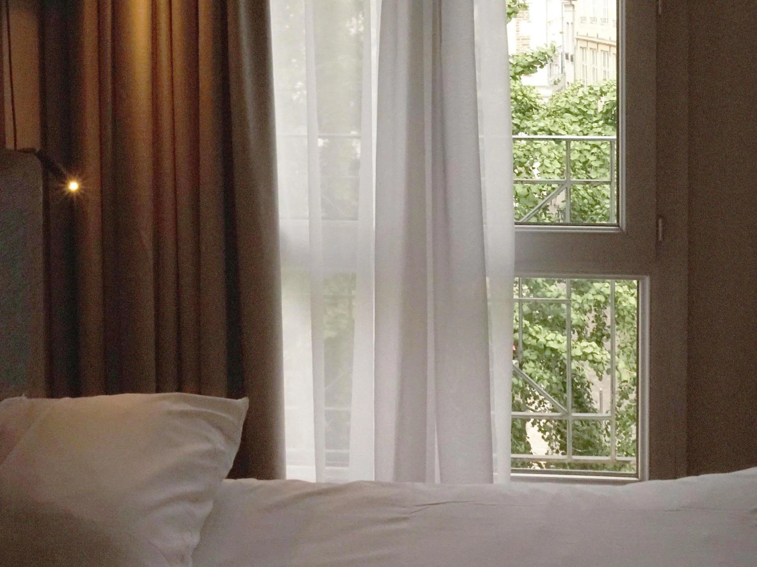 Bedroom, Bed in ibis Lille Centre Grand Place