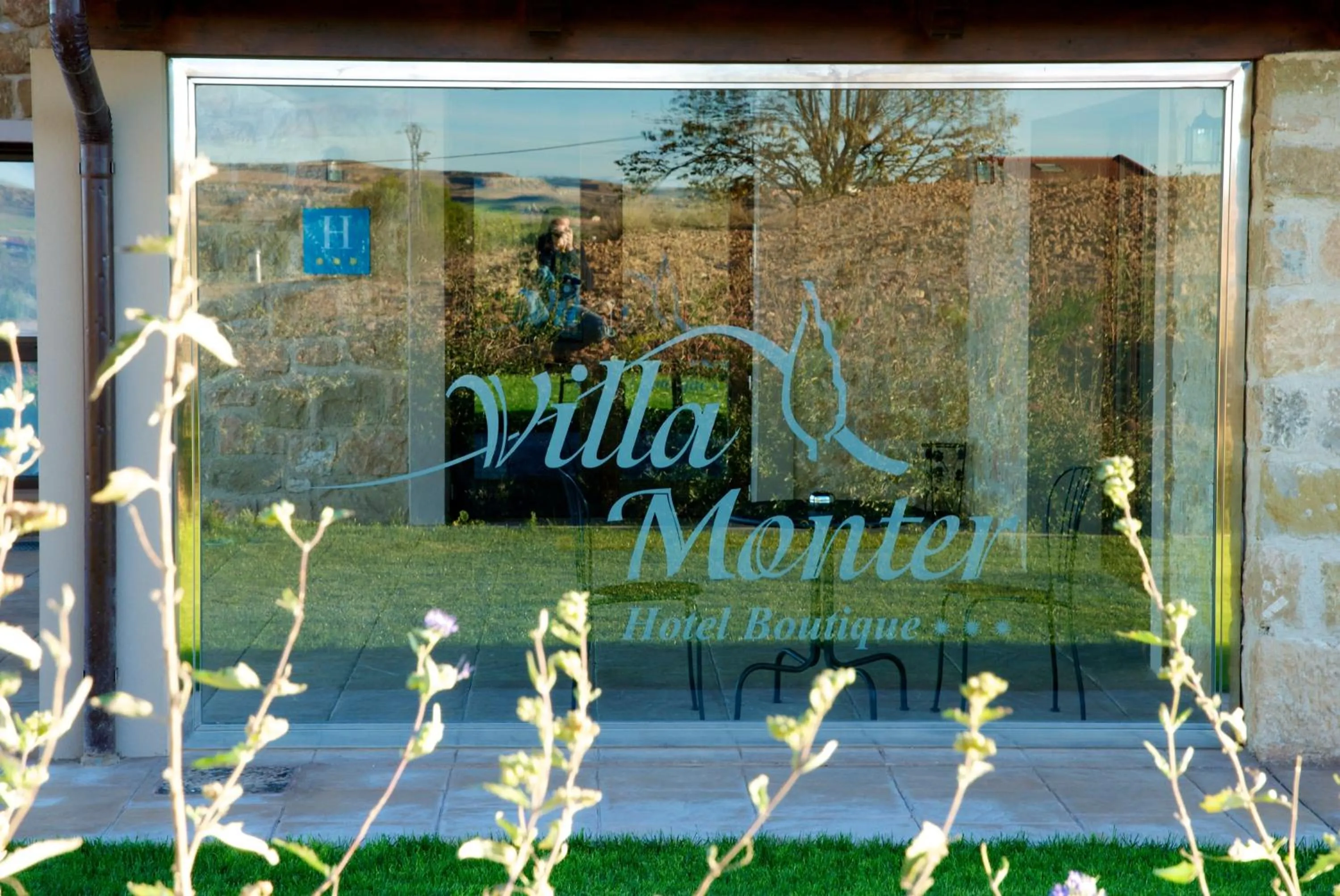 Facade/entrance in Hotel Villa Monter