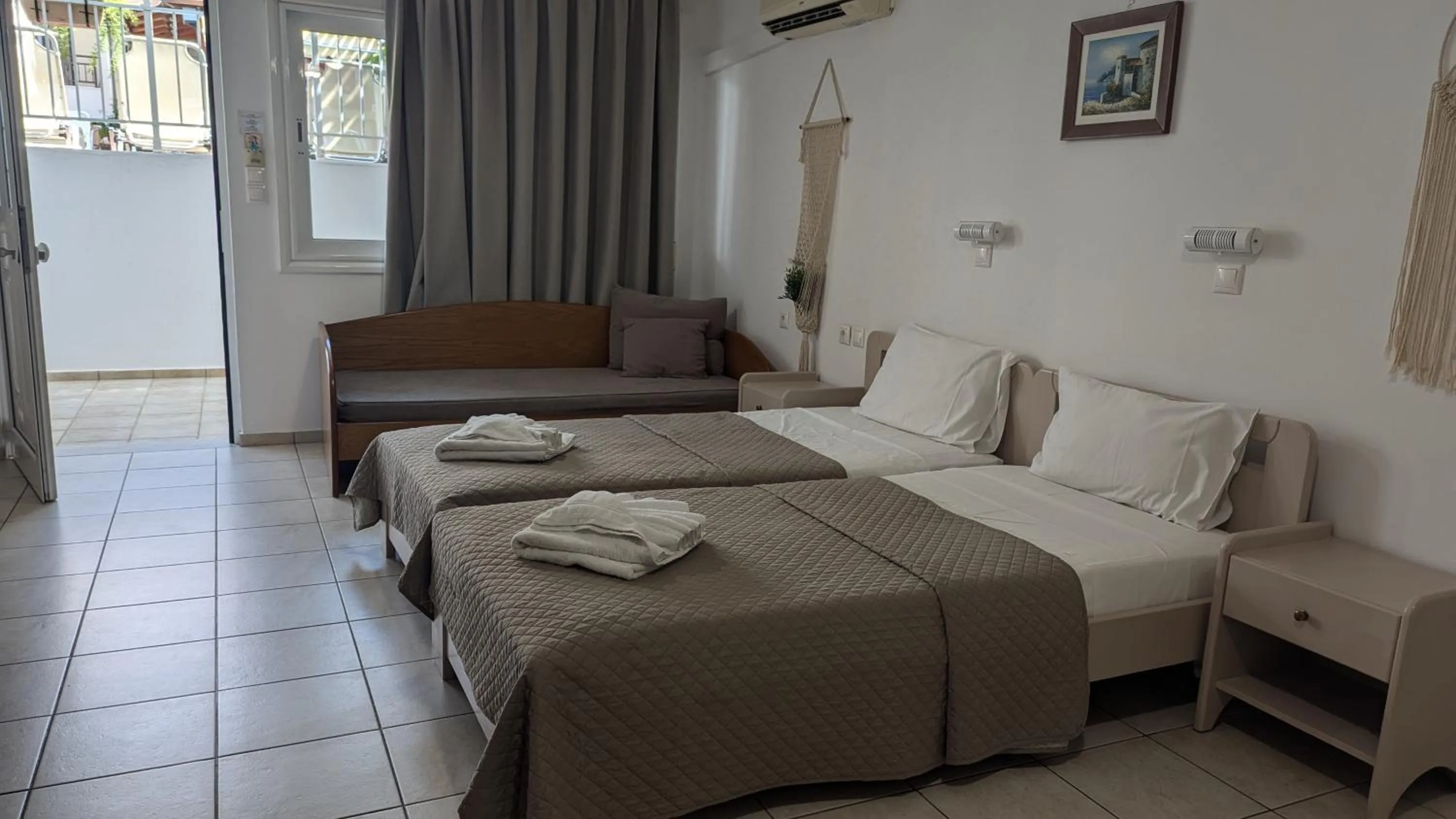 Photo of the whole room, Bed in Galini Apartments