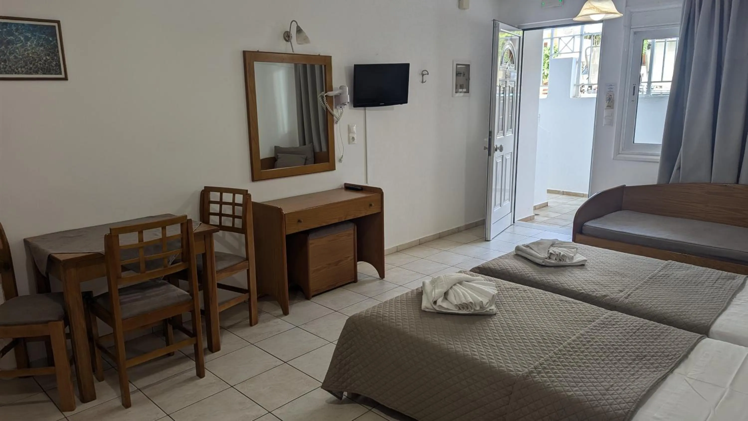 Photo of the whole room, Bed in Galini Apartments