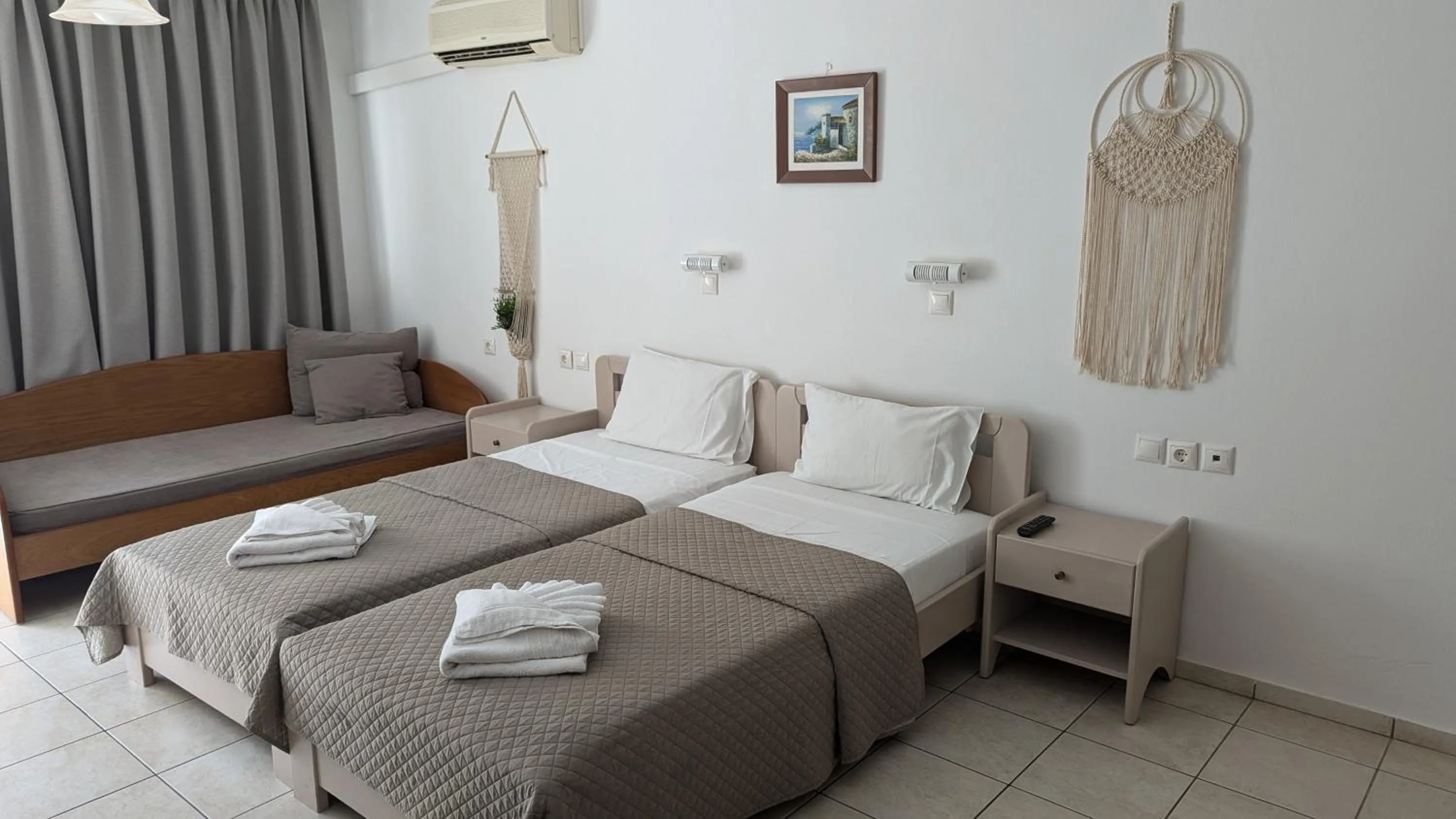 Photo of the whole room, Bed in Galini Apartments