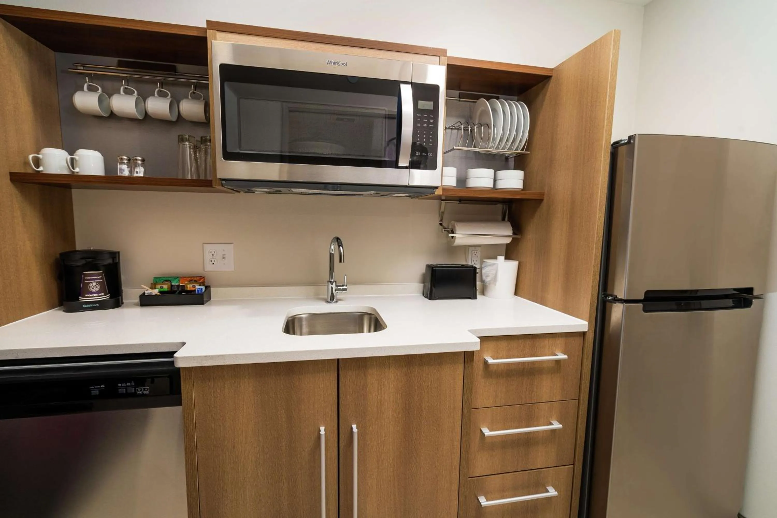 Kitchen or kitchenette in Home2 Suites By Hilton San Antonio At The Rim, Tx