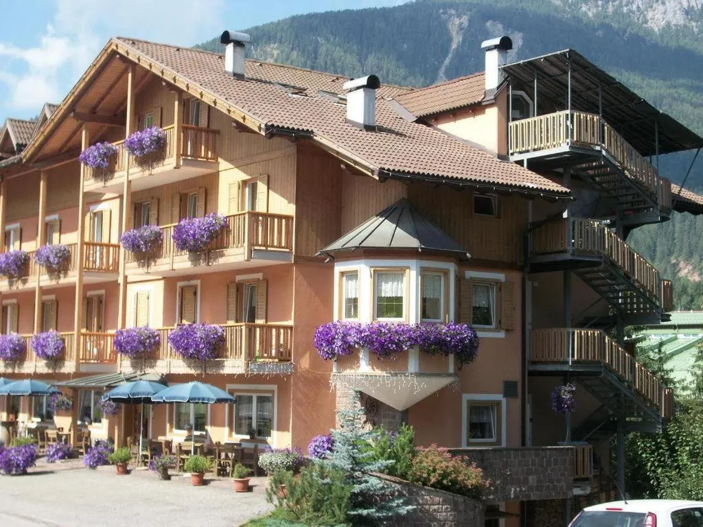 Facade/entrance in Hotel Vallechiara