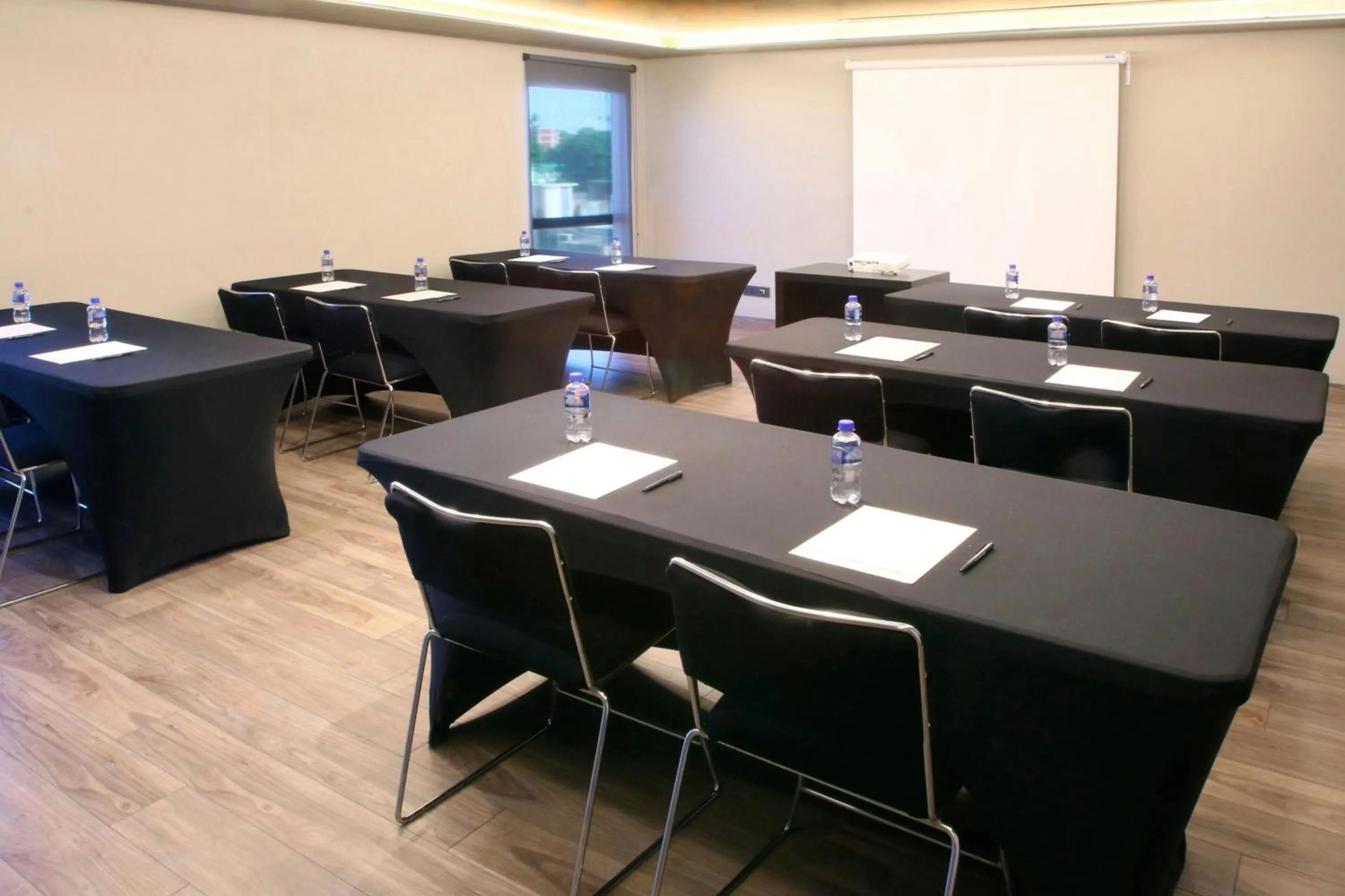 Meeting/conference room in City Express Plus by Marriott Tampico