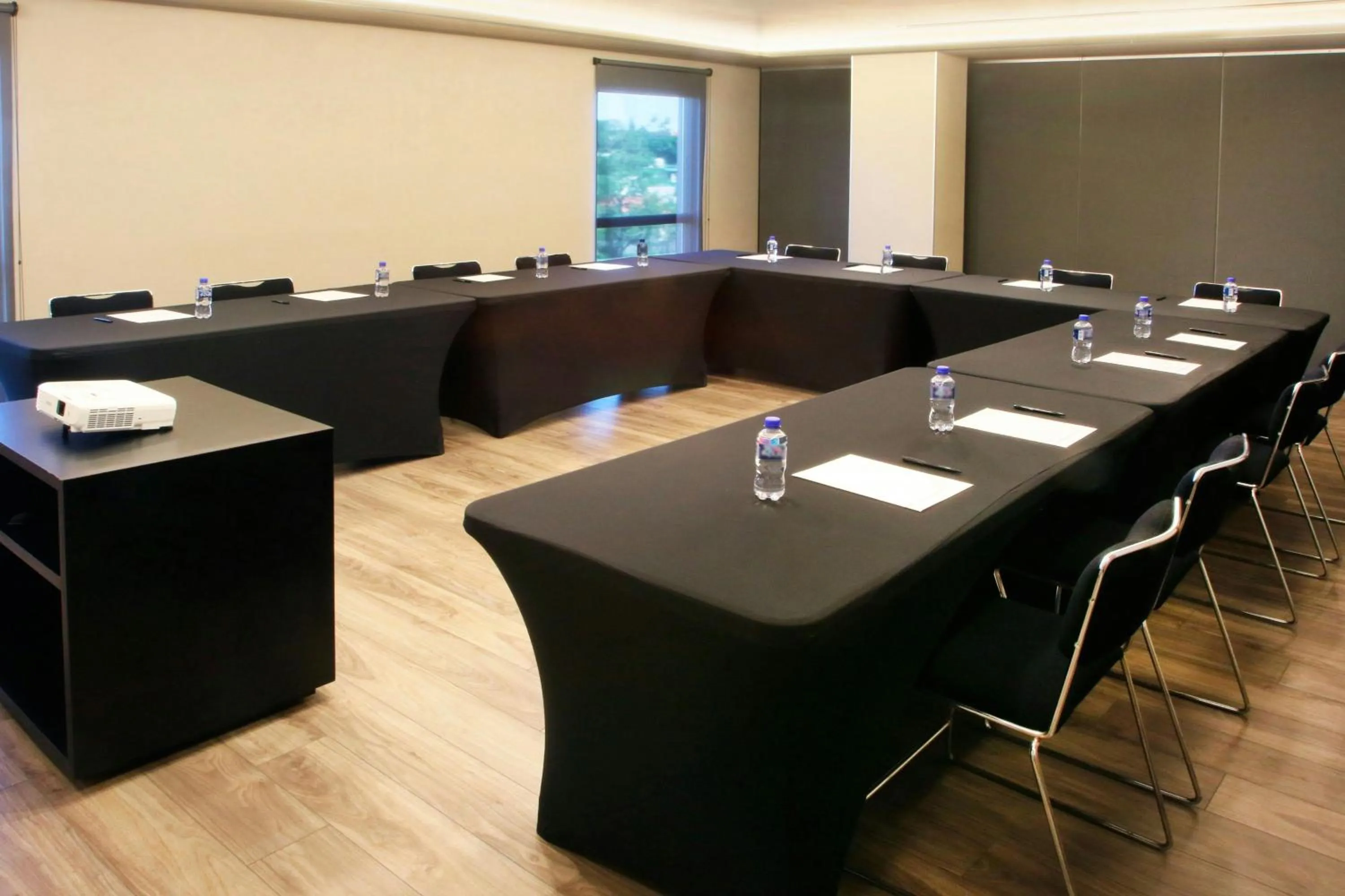Meeting/conference room in City Express Plus by Marriott Tampico