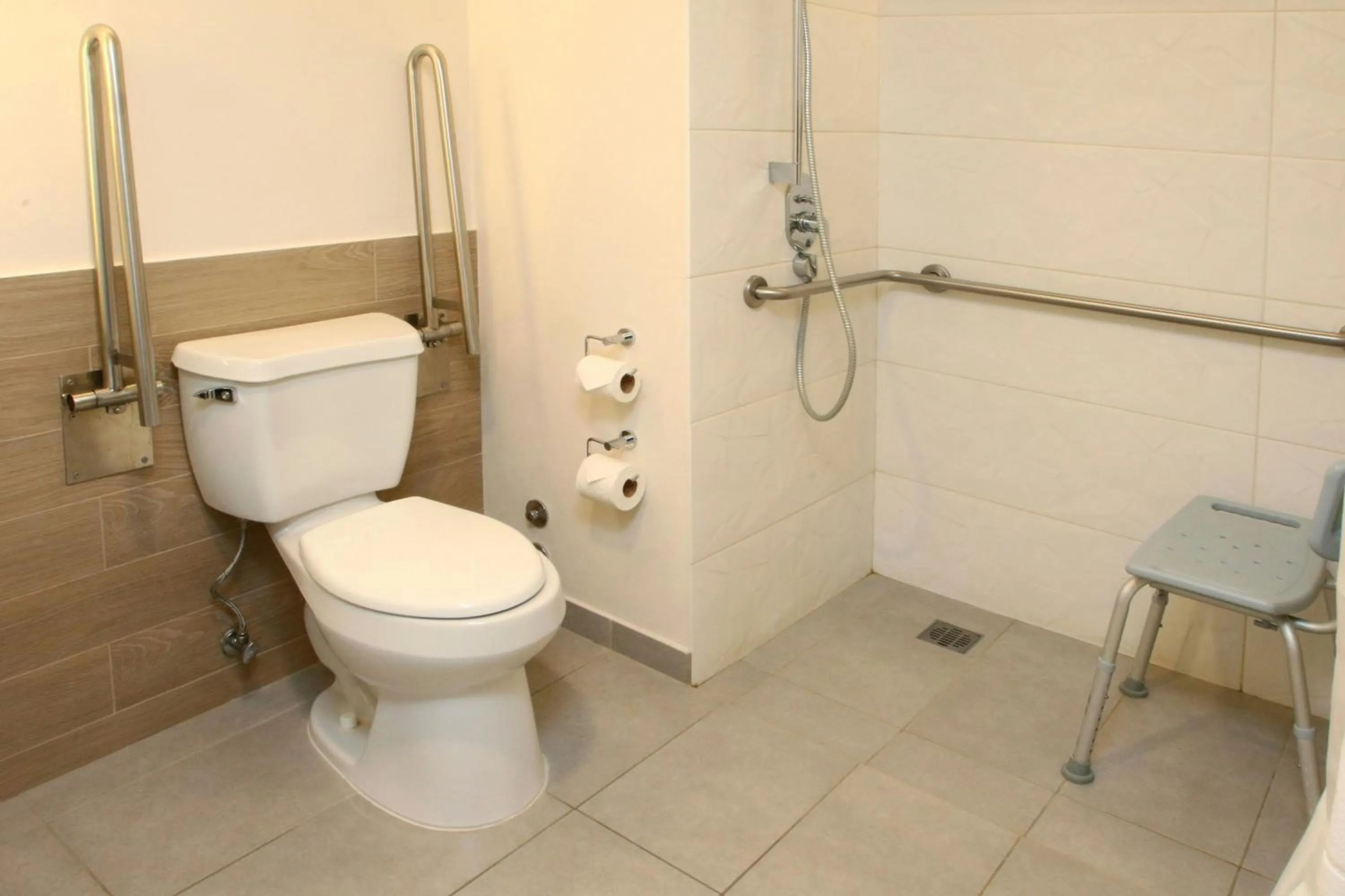Bathroom in City Express Plus by Marriott Tampico