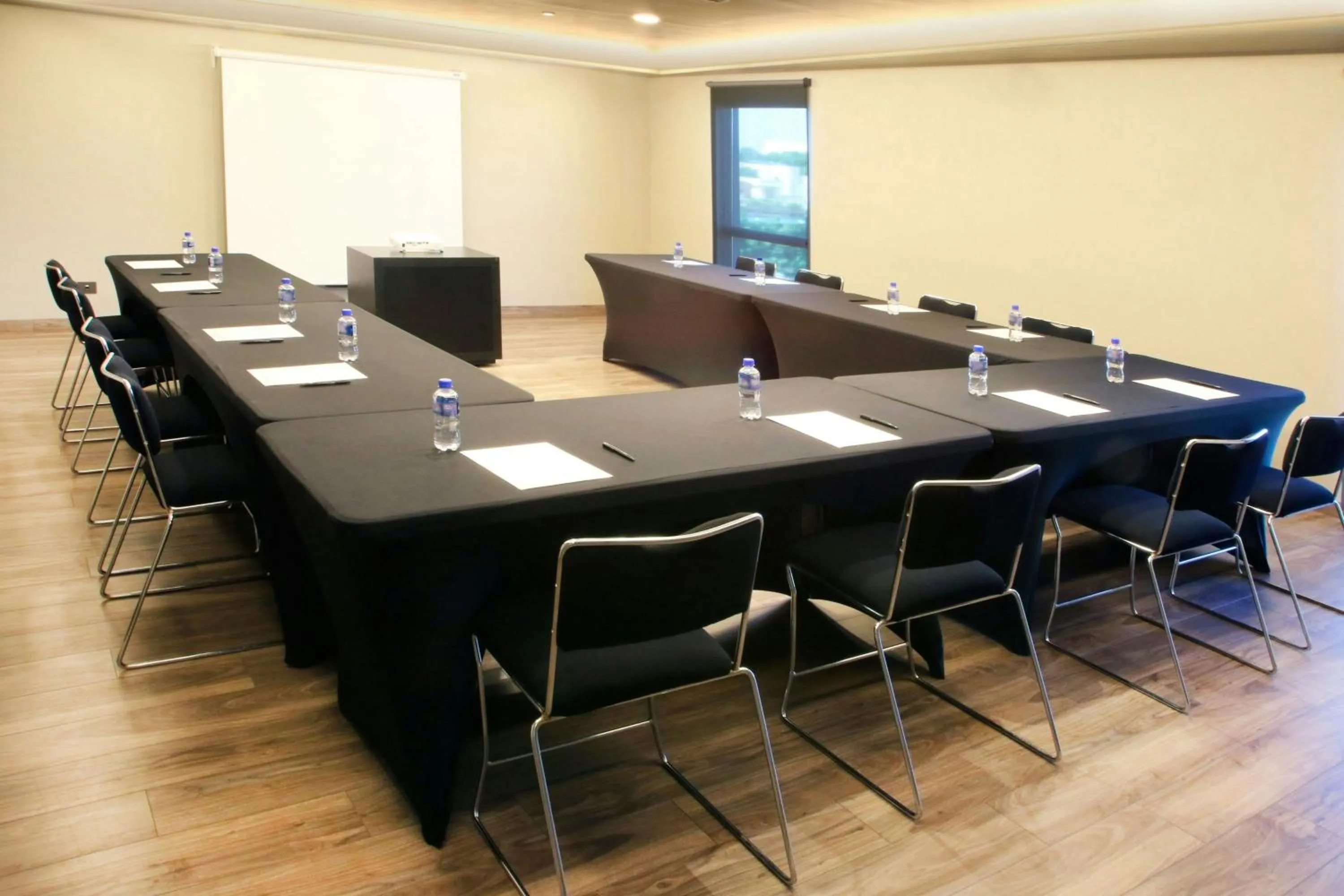 Meeting/conference room in City Express Plus by Marriott Tampico