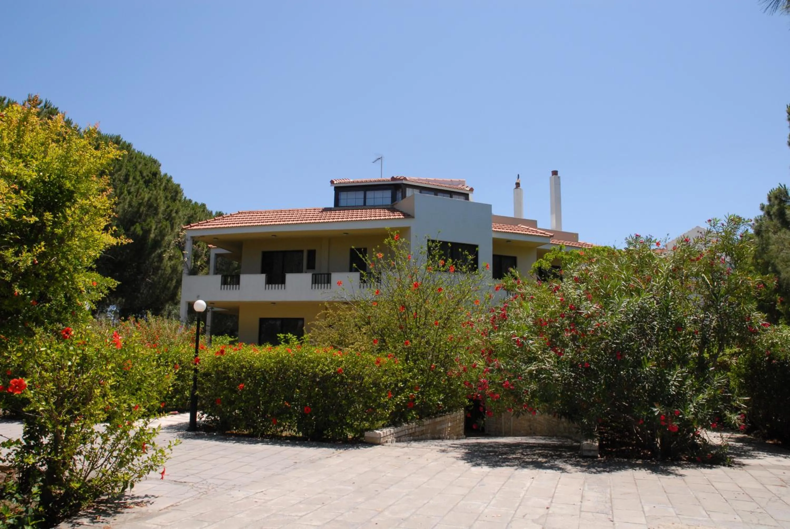 Facade/entrance in Niki Hotel Apartments