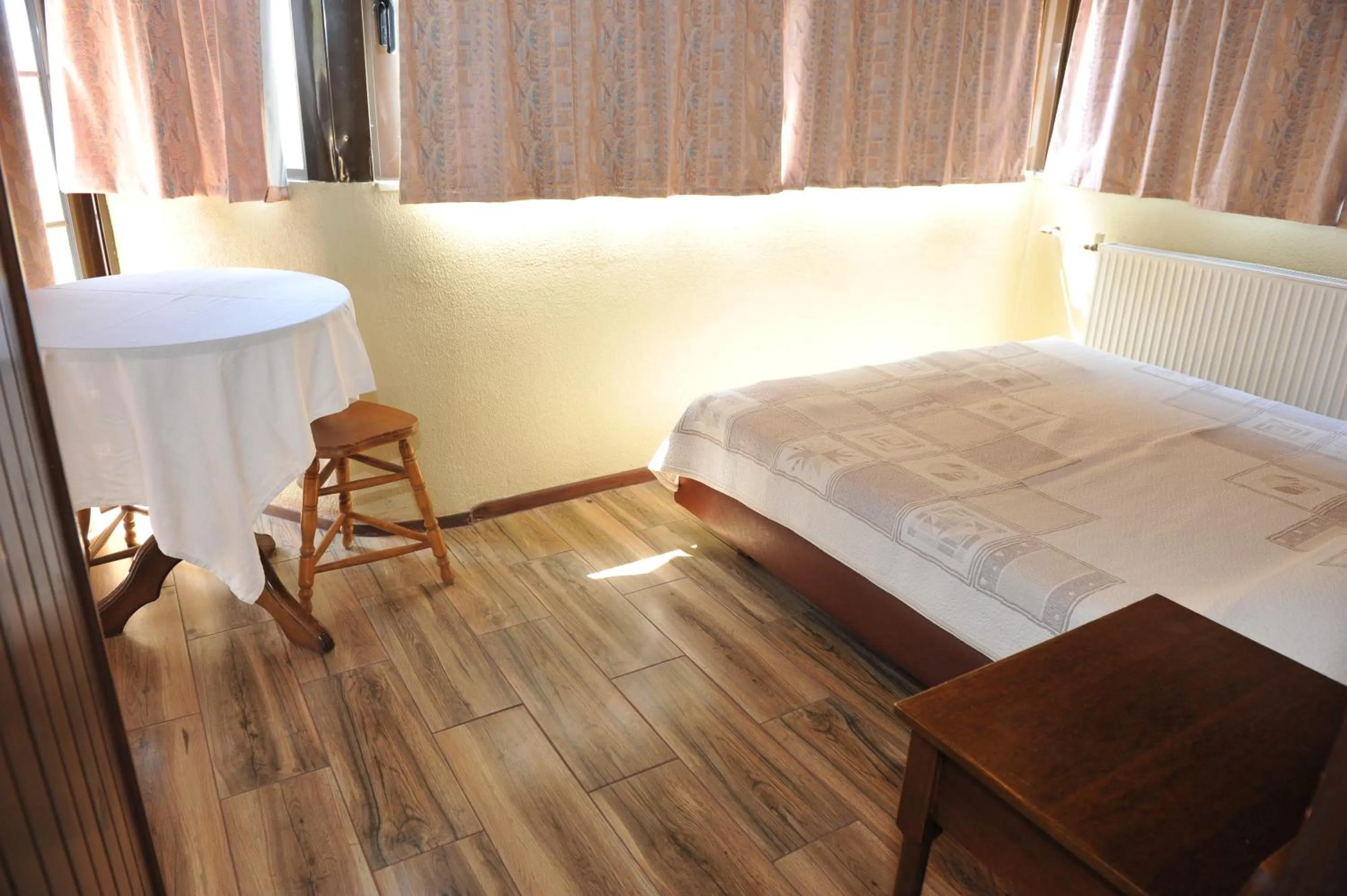 Bedroom, Bed in Niki Hotel Apartments