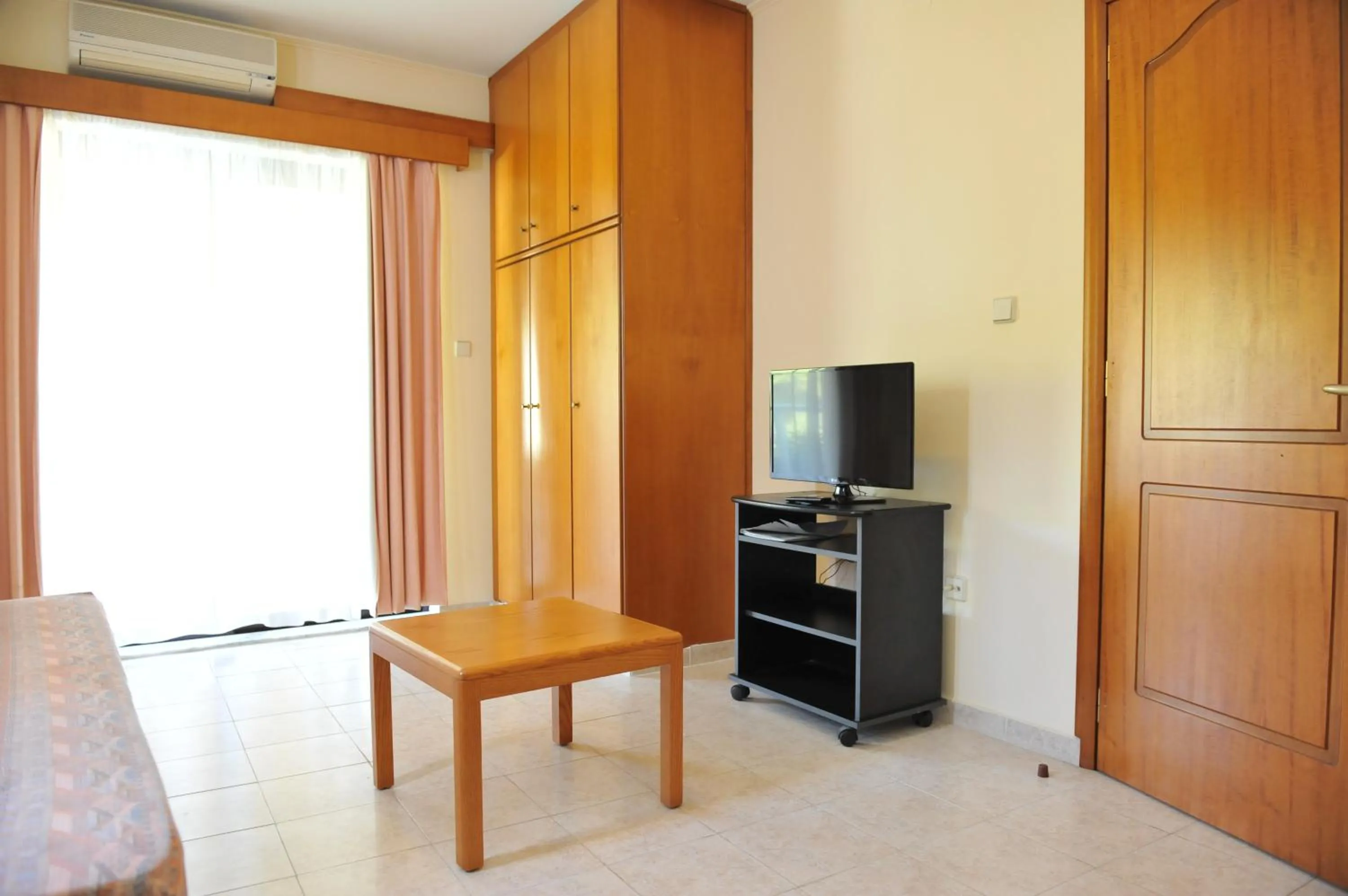 Living room in Niki Hotel Apartments