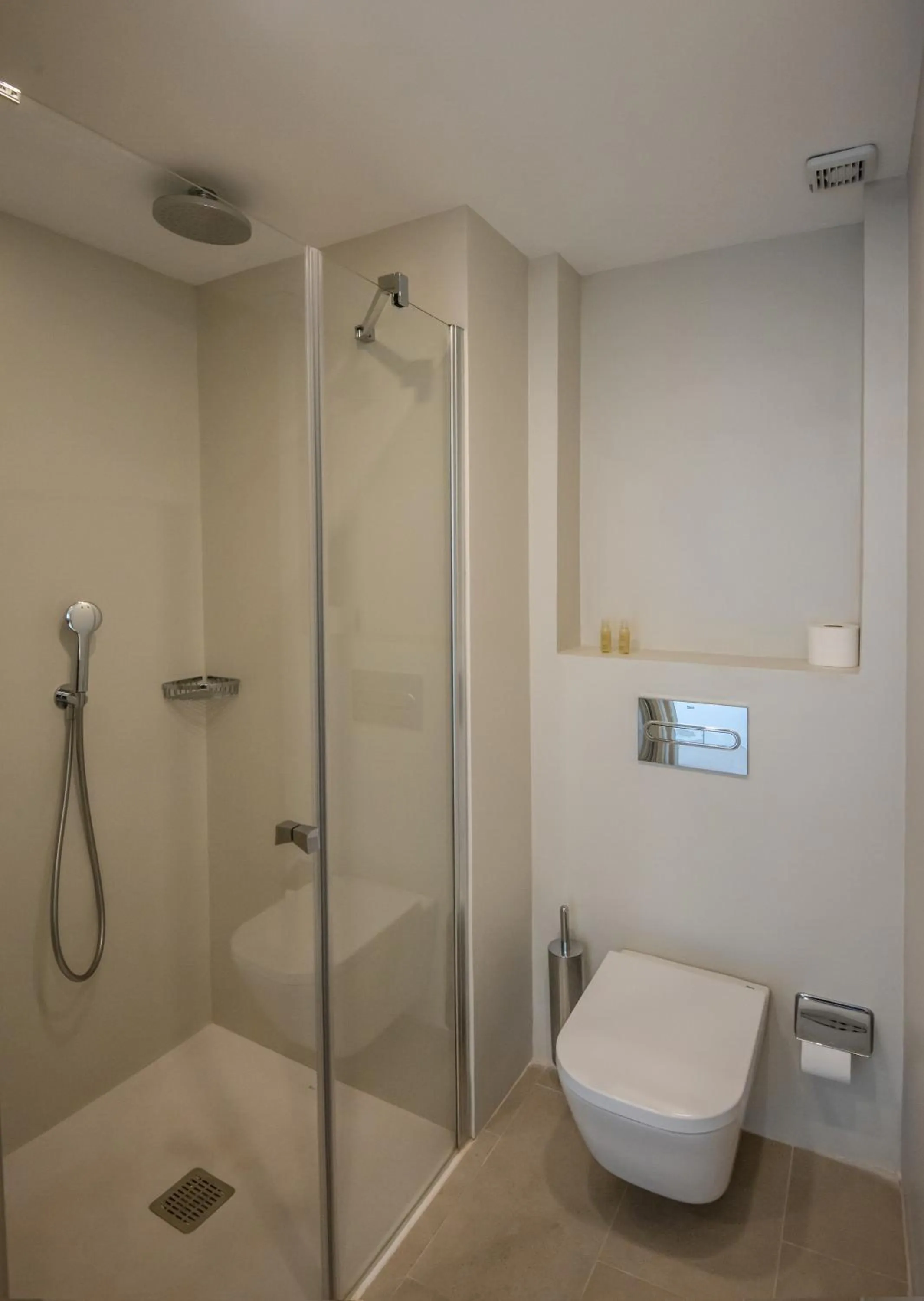 Bathroom in Apartamentos Es Pujols - Emar Hotels