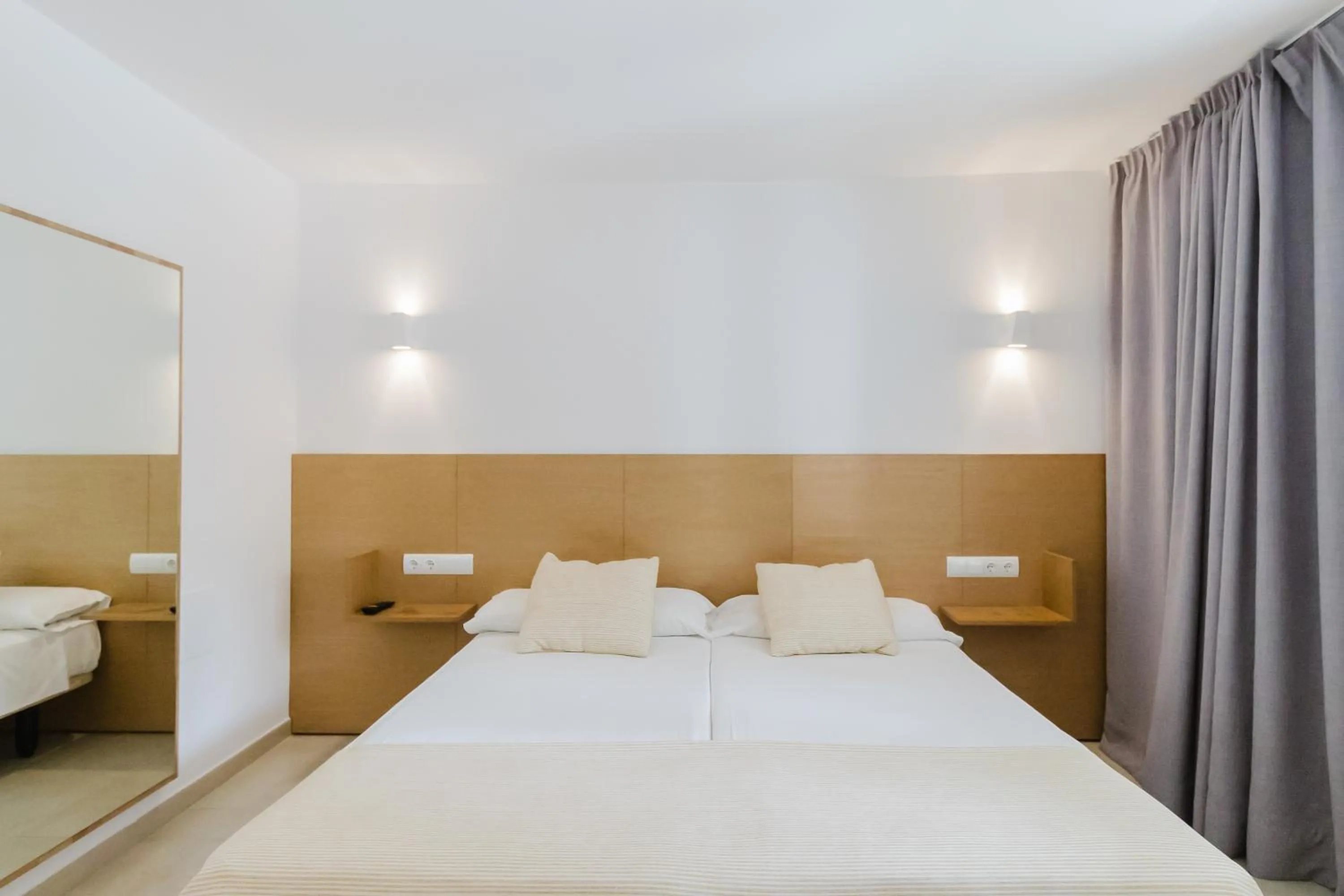 Bed in Apartamentos Es Pujols - Emar Hotels