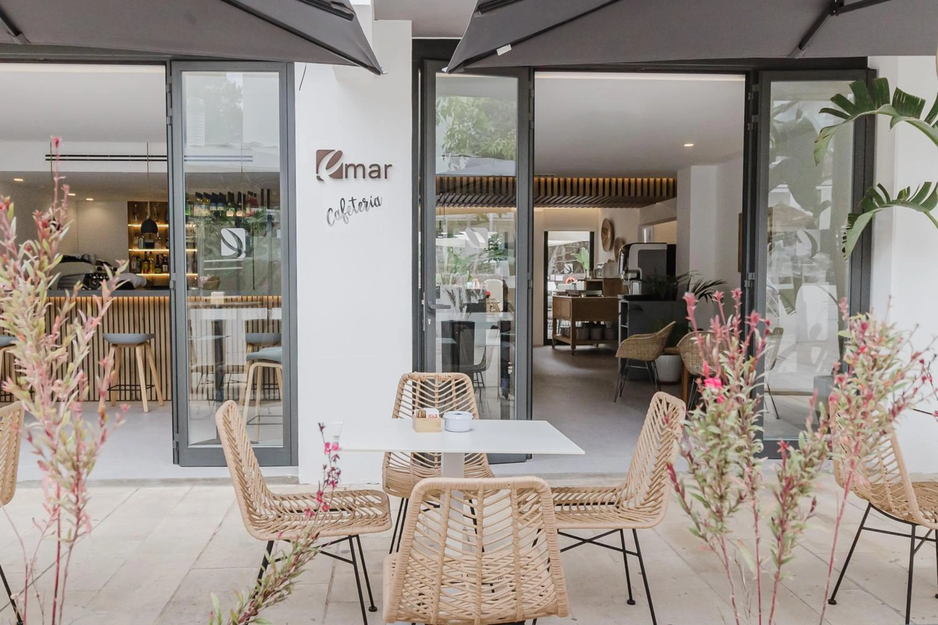 Patio in Apartamentos Es Pujols - Emar Hotels