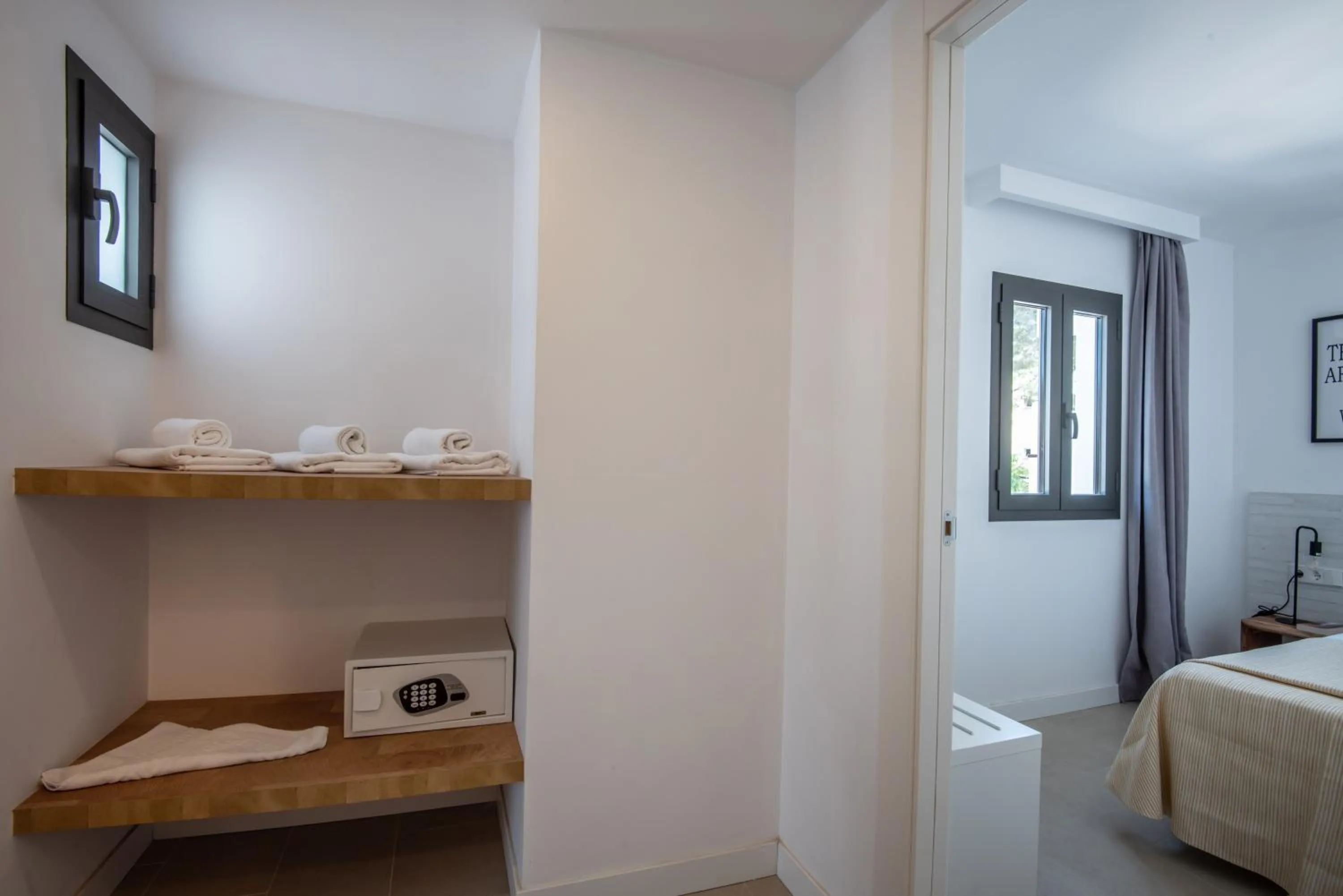 Photo of the whole room, Bed in Apartamentos Es Pujols - Emar Hotels