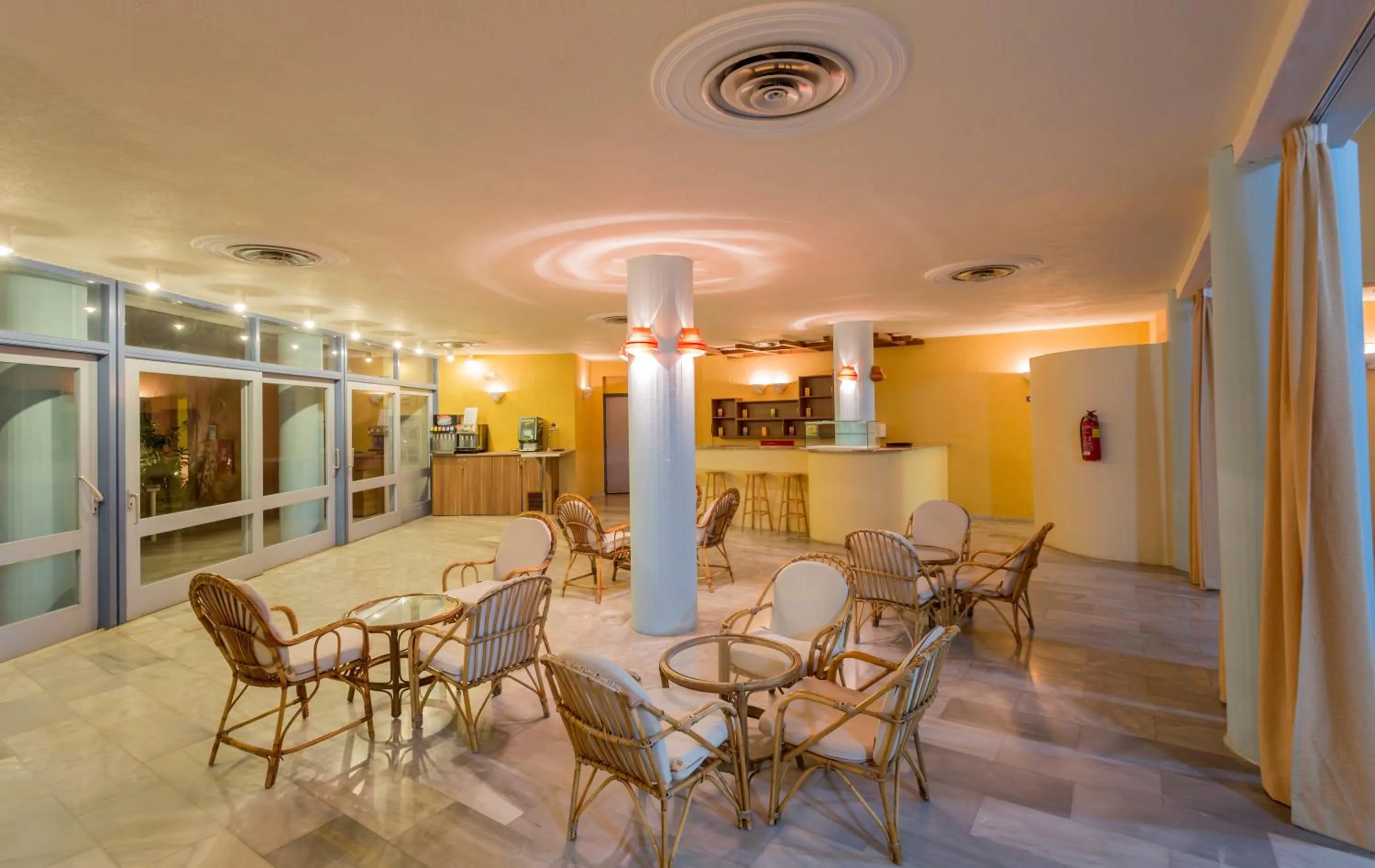 Lounge or bar in Dessole Dolphin Bay - All Inclusive