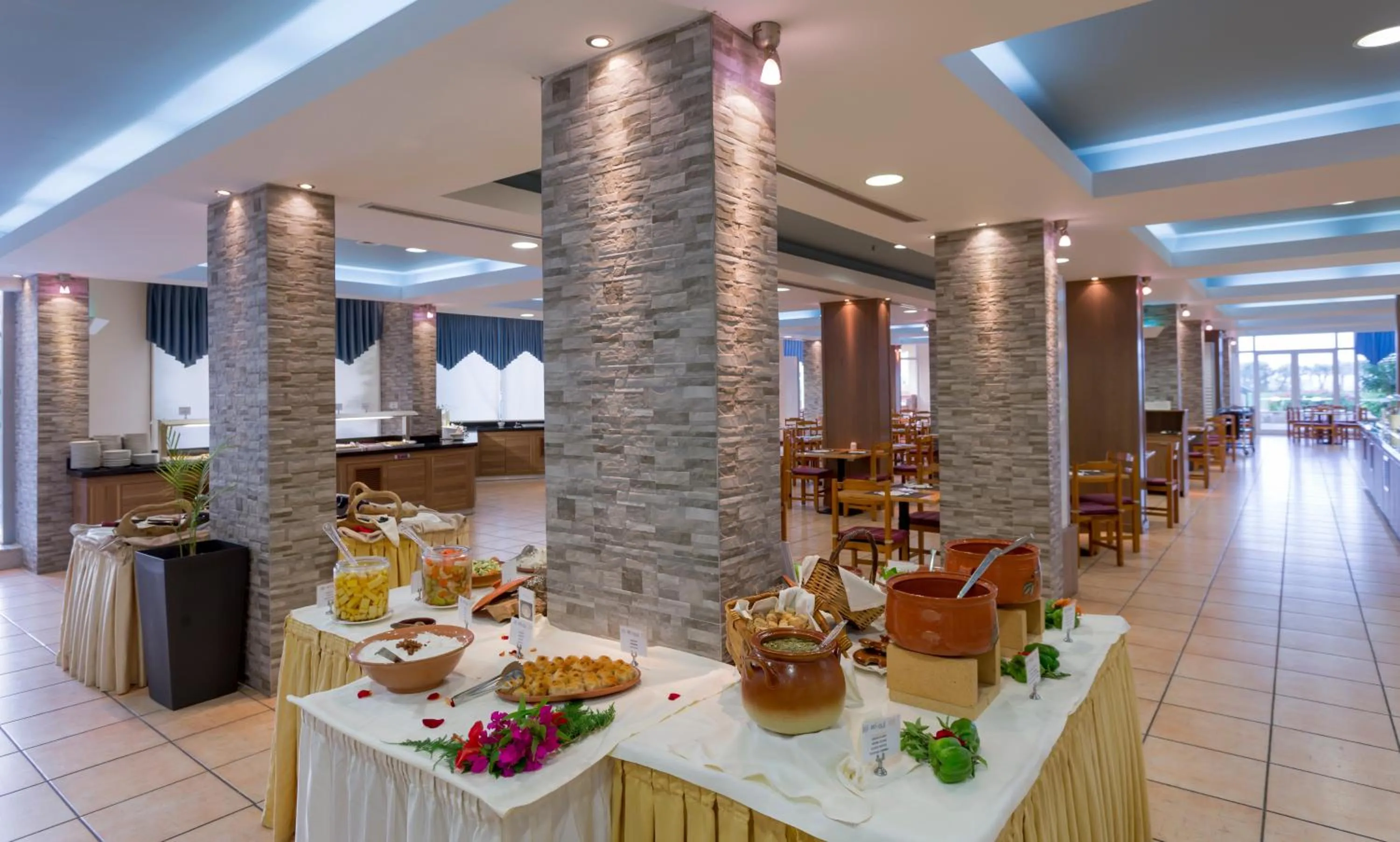 Restaurant/places to eat in Dessole Dolphin Bay - All Inclusive