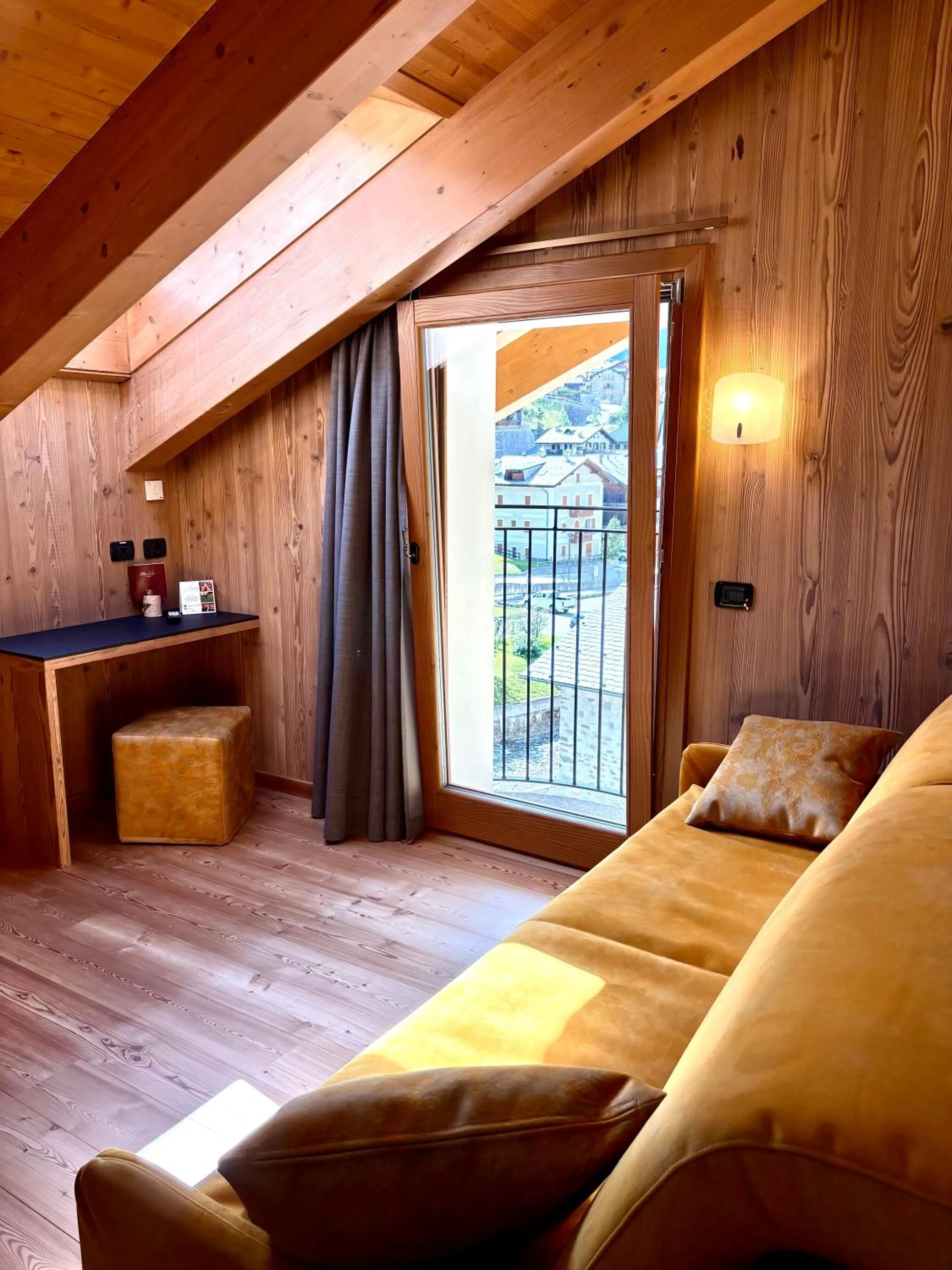 View (from property/room), Bed in Hotel Pedranzini