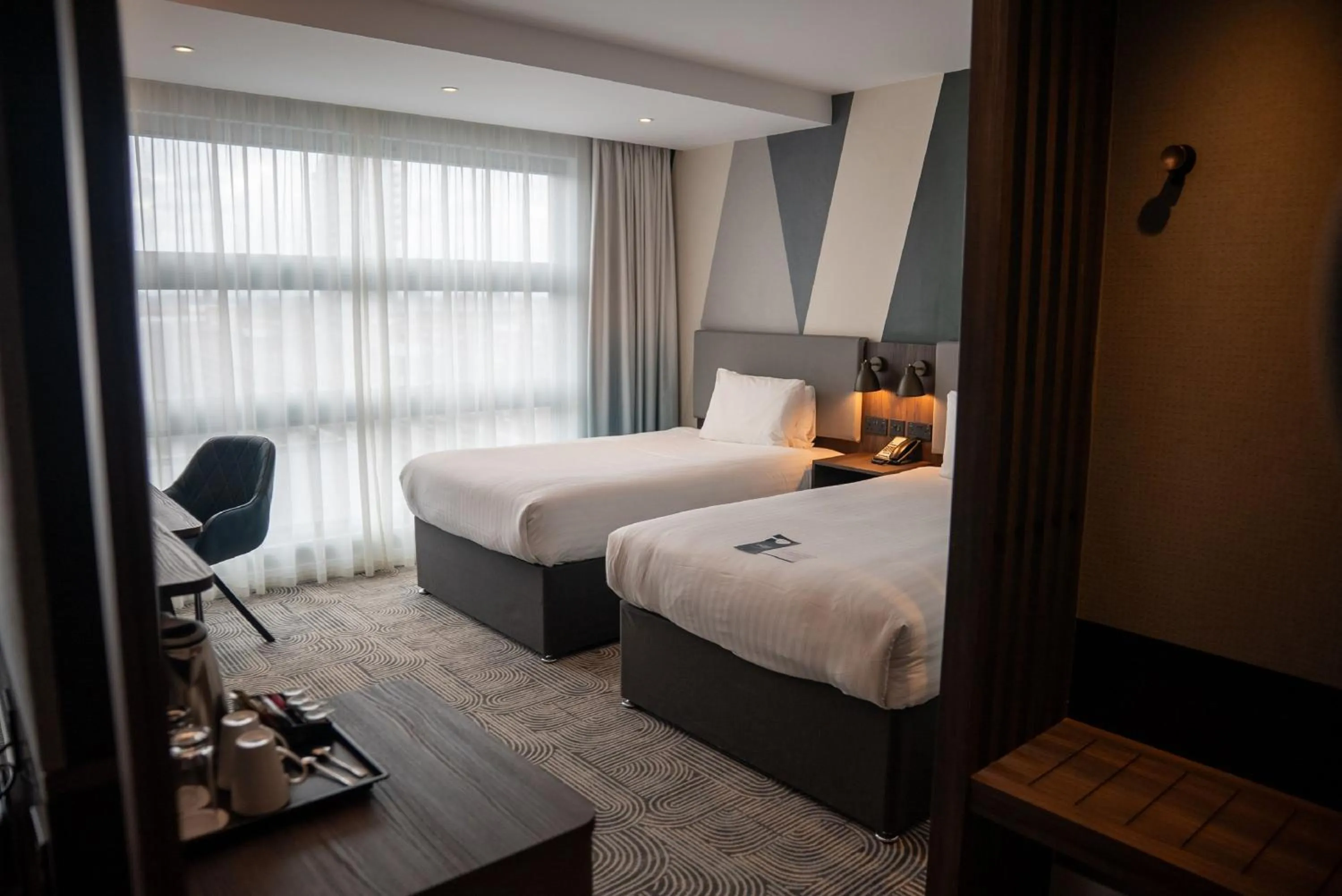 Photo of the whole room, Bed in Holiday Inn London - Whitechapel by IHG