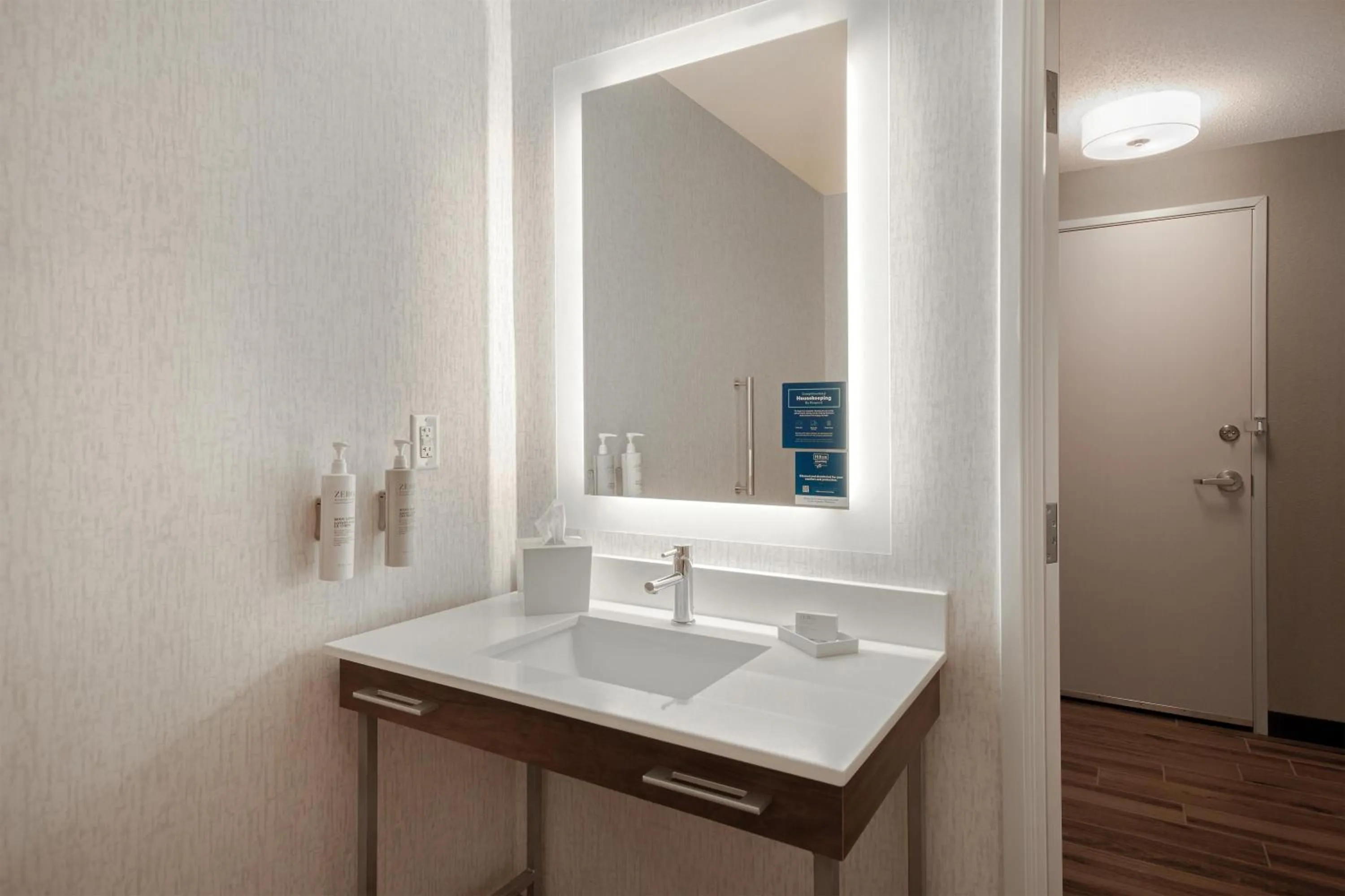 Bathroom in Hampton Inn & Suites Dayton-Vandalia