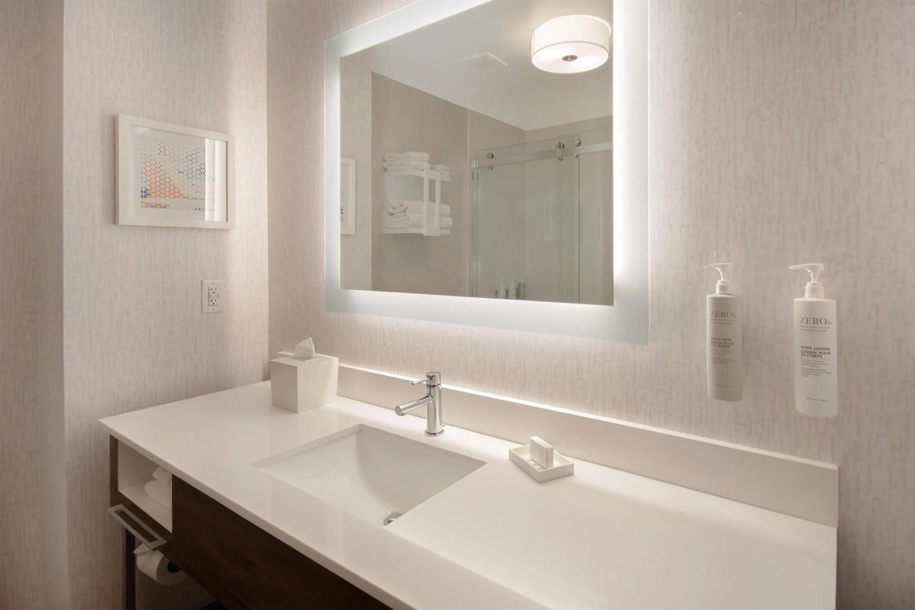 Bathroom in Hampton Inn & Suites Dayton-Vandalia