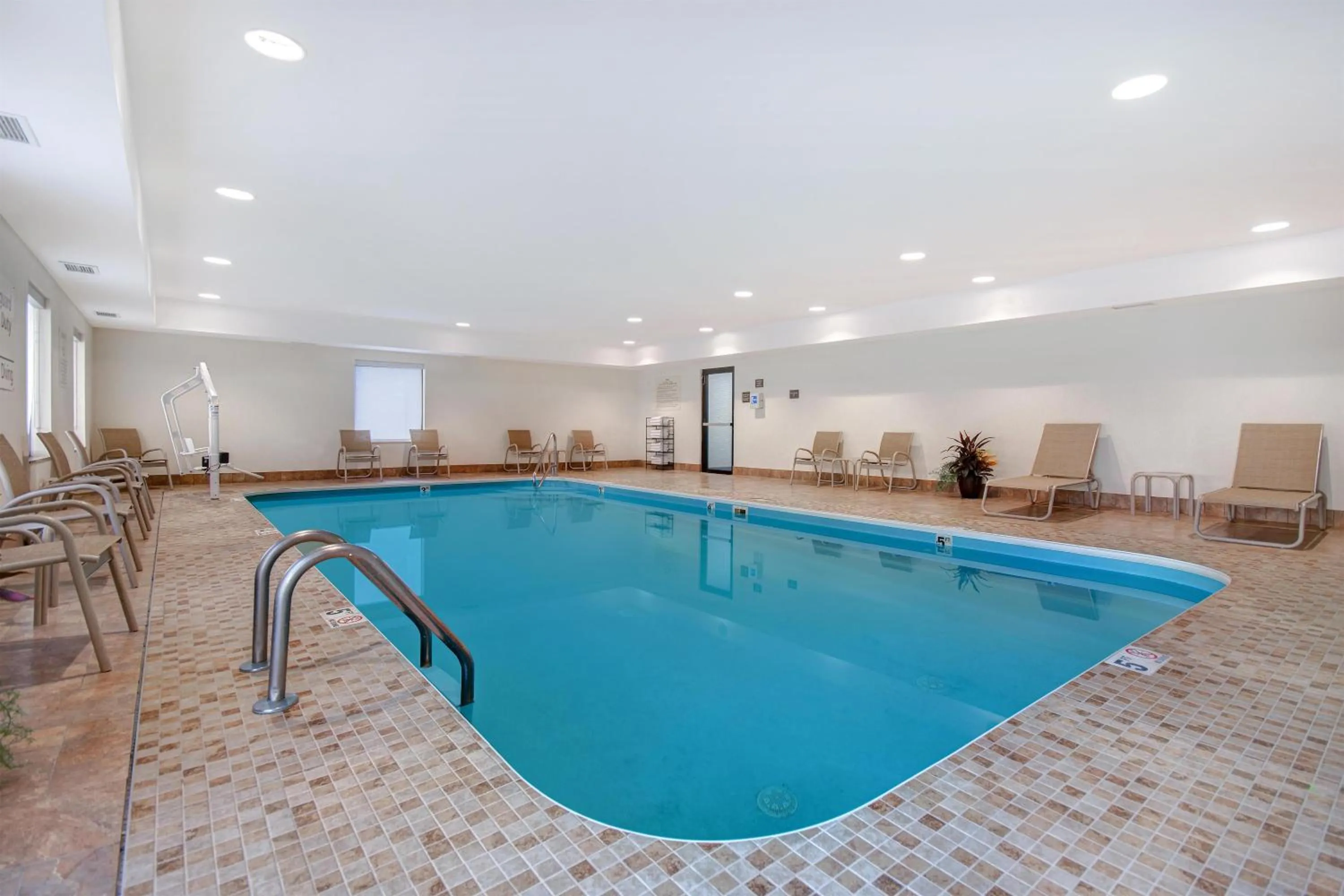 Pool view in Hampton Inn & Suites Dayton-Vandalia