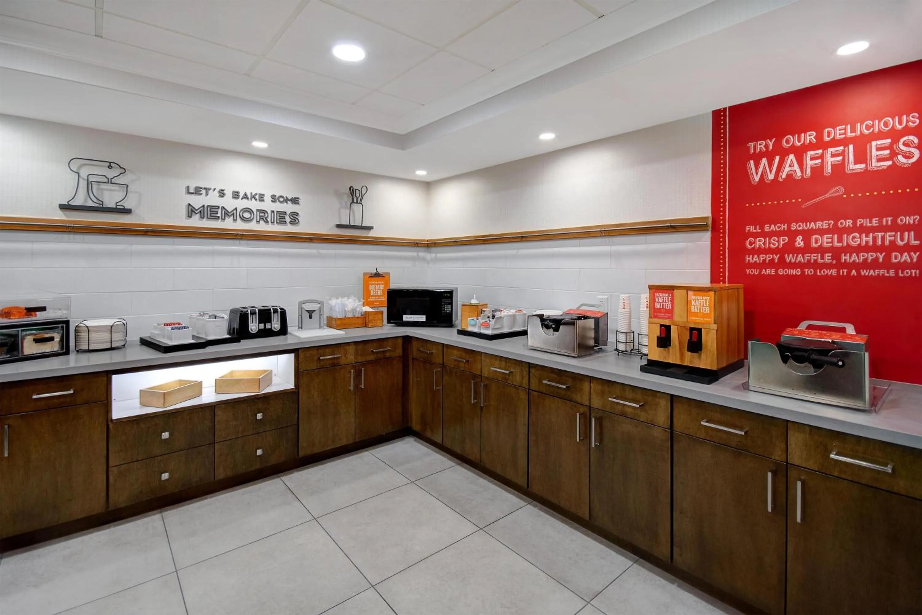 Breakfast in Hampton Inn & Suites Dayton-Vandalia