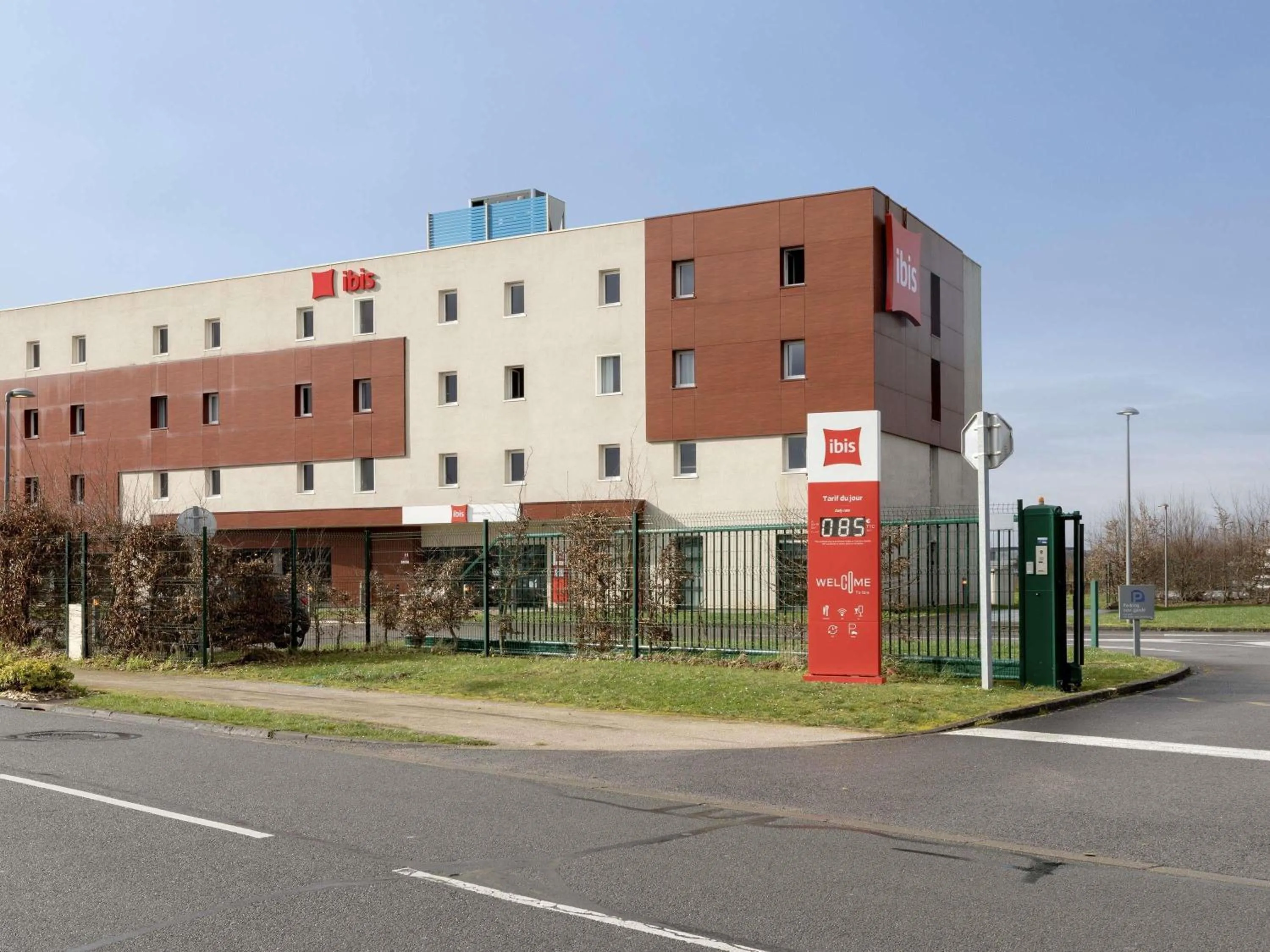 Property building in ibis Douai Dechy