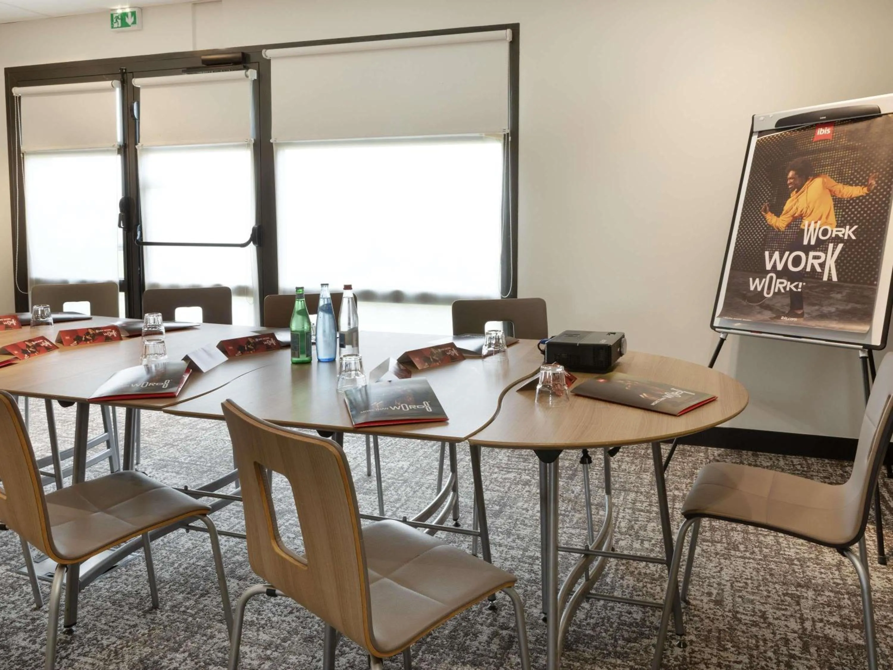 Meeting/conference room in ibis Douai Dechy