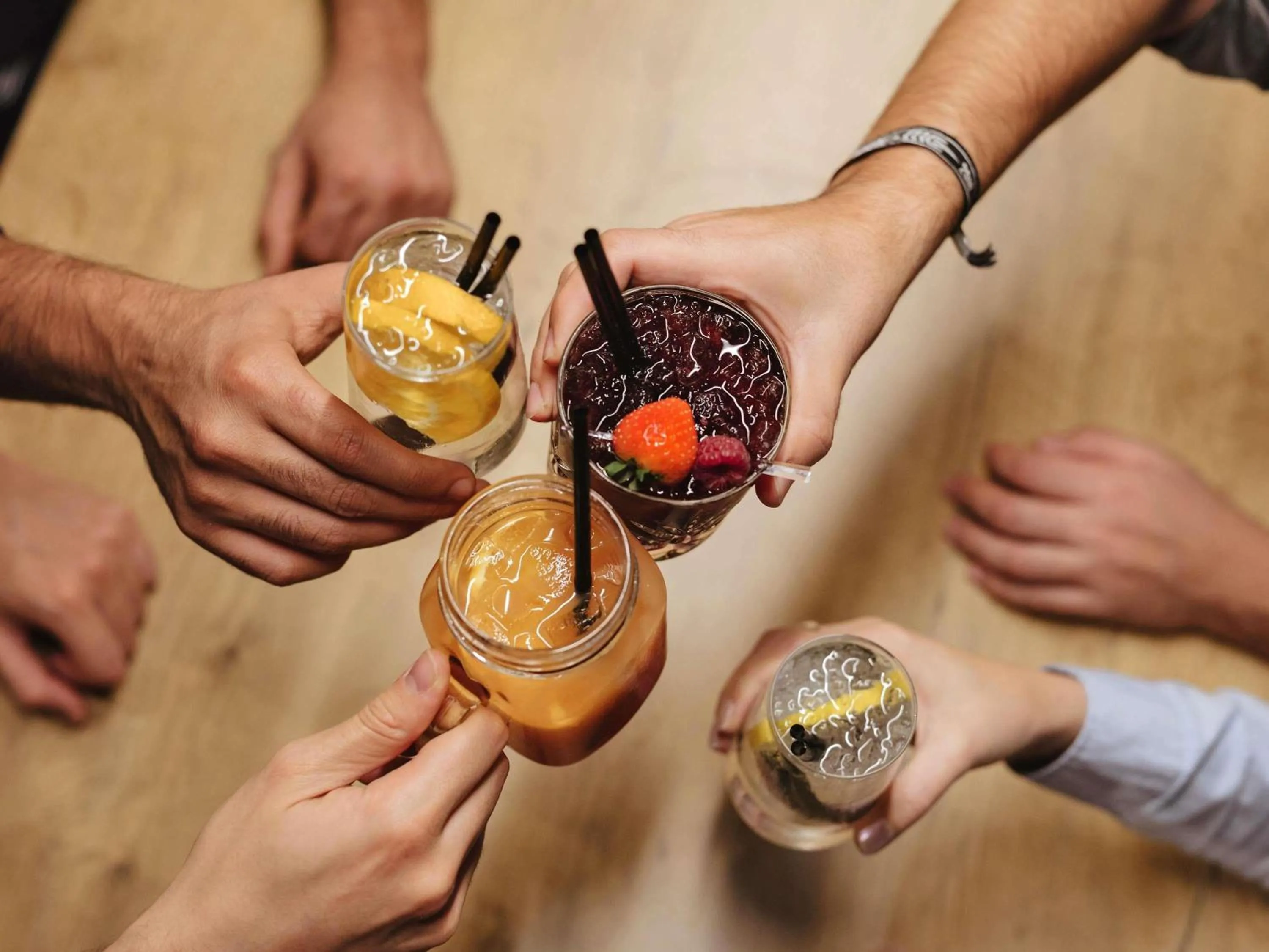 Lounge or bar in ibis Douai Dechy