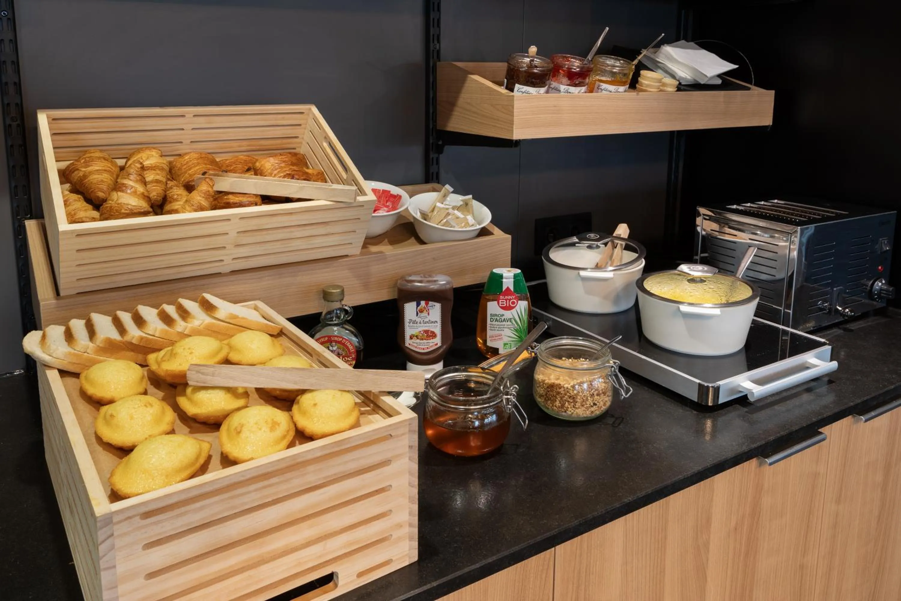 Breakfast in Kyriad Douai