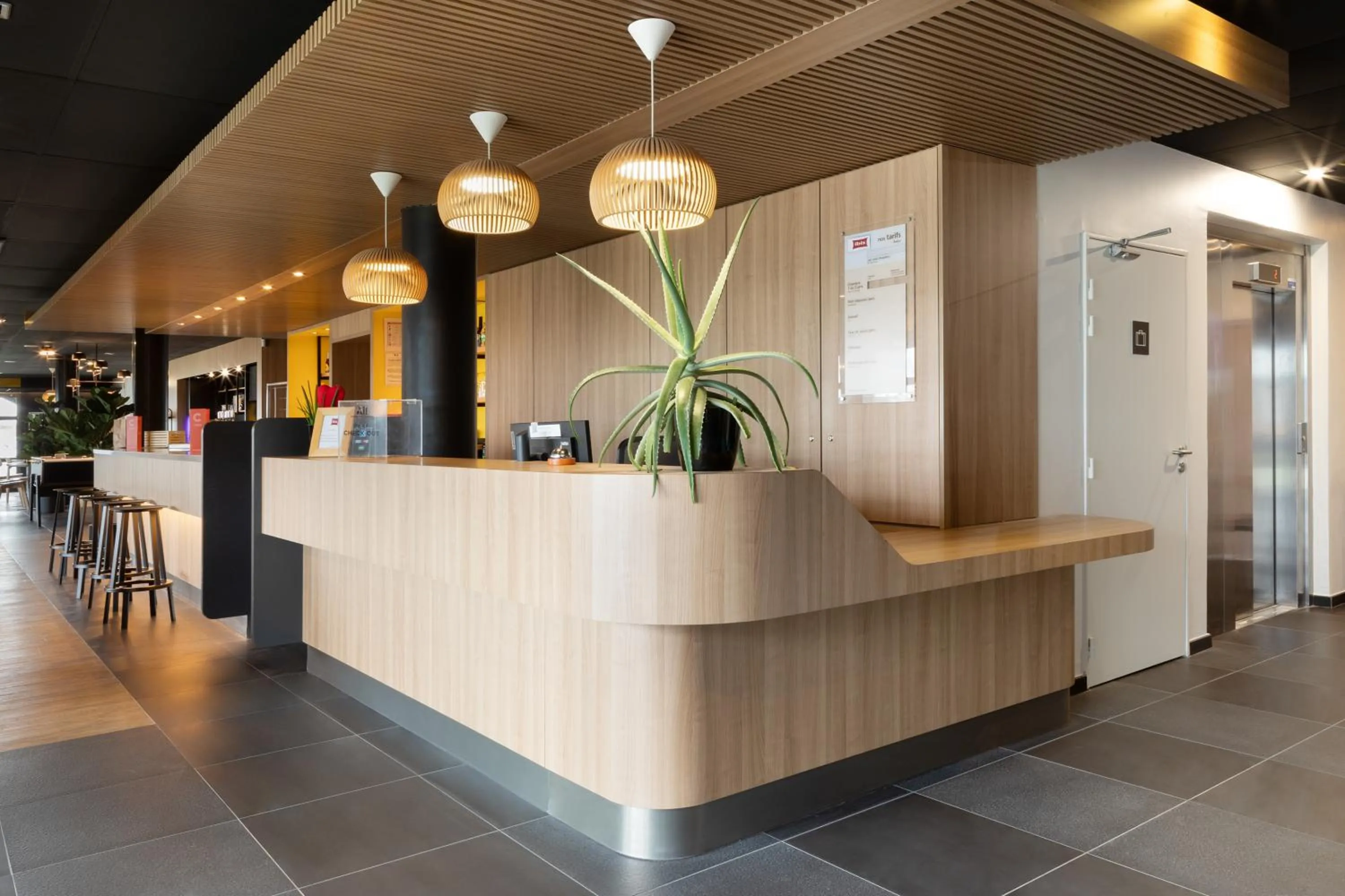 Lobby or reception in Kyriad Douai