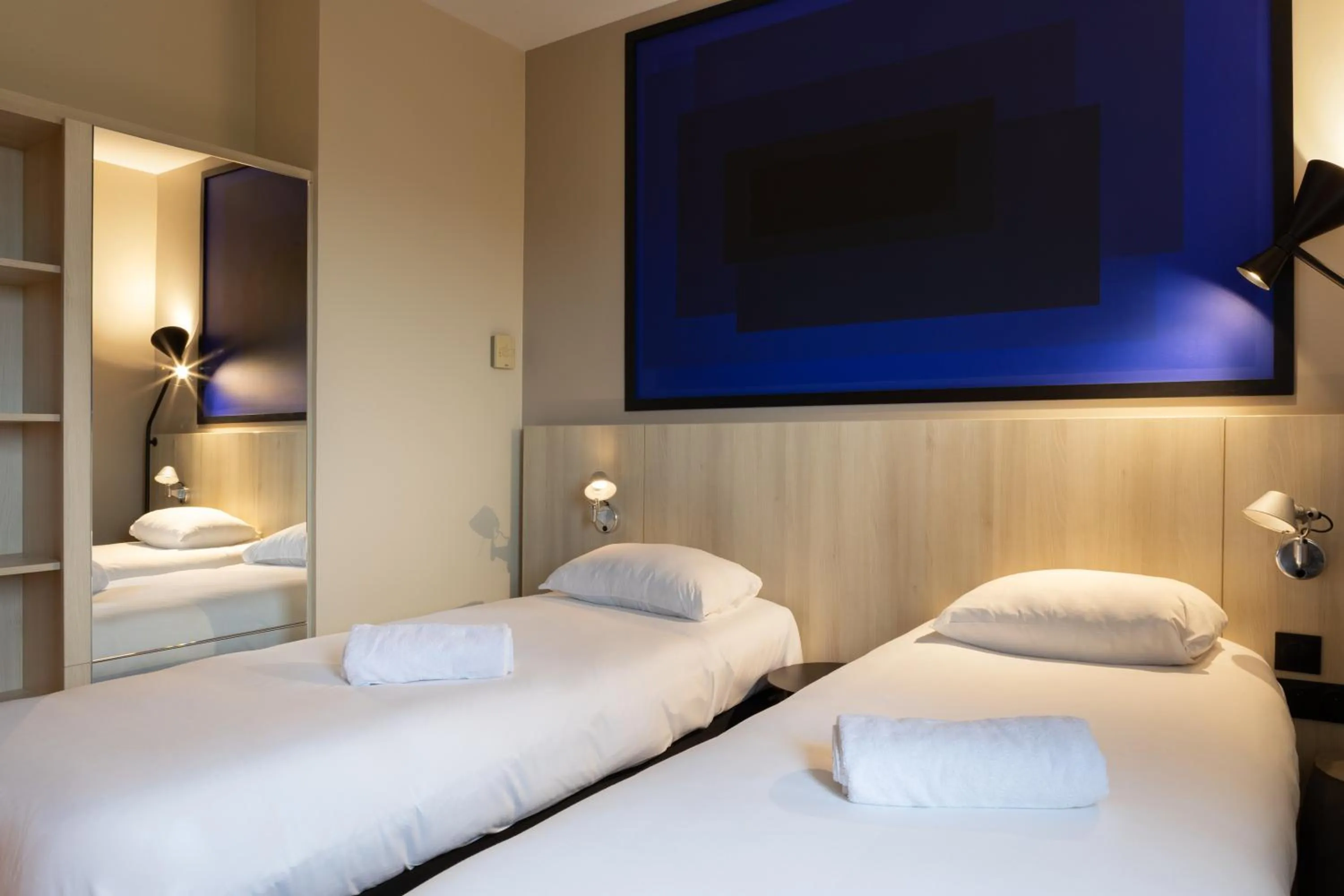 Photo of the whole room, Bed in Kyriad Douai