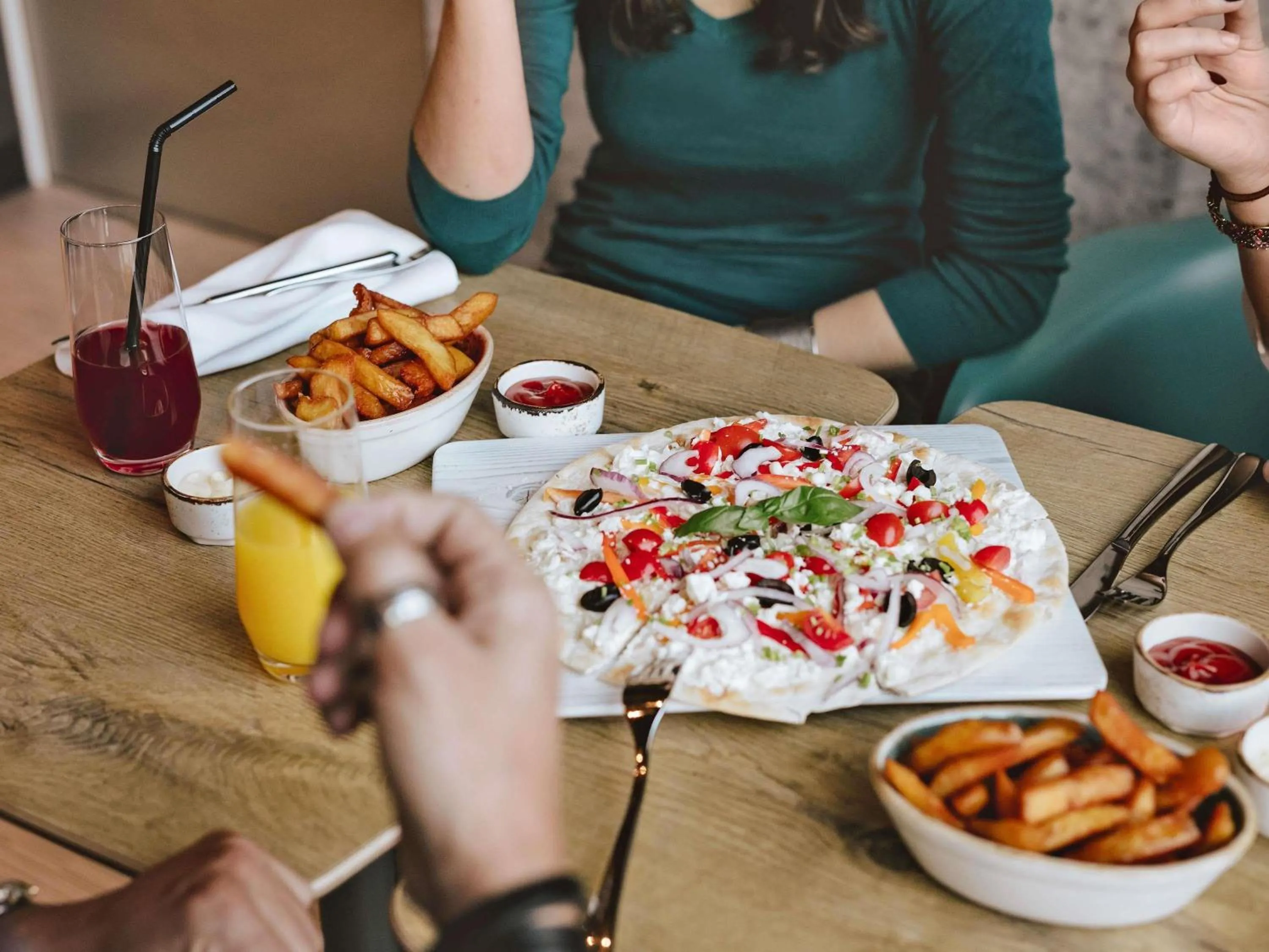 Restaurant/places to eat in ibis Douai Dechy