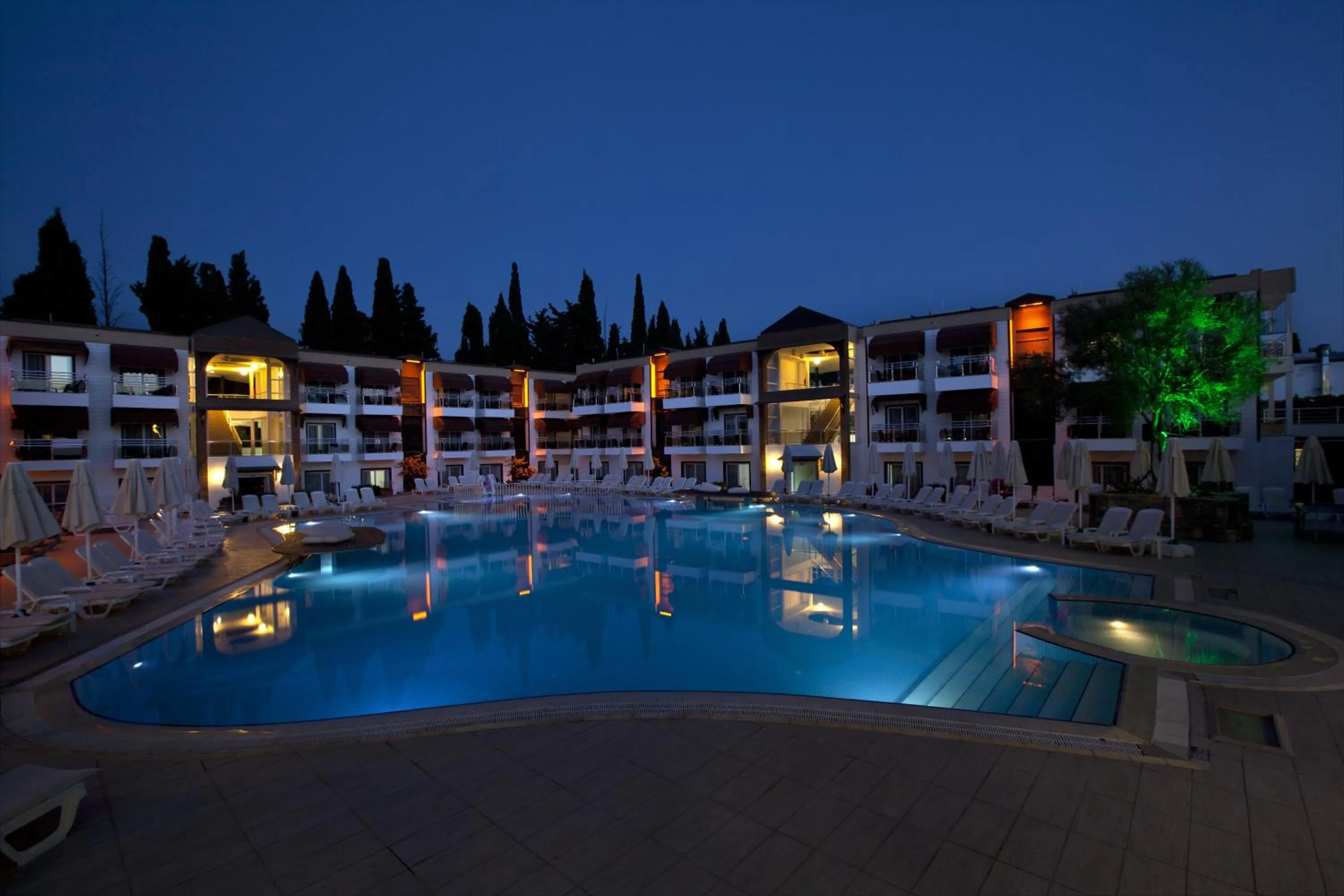 Swimming pool in Bitez Risa Hotel