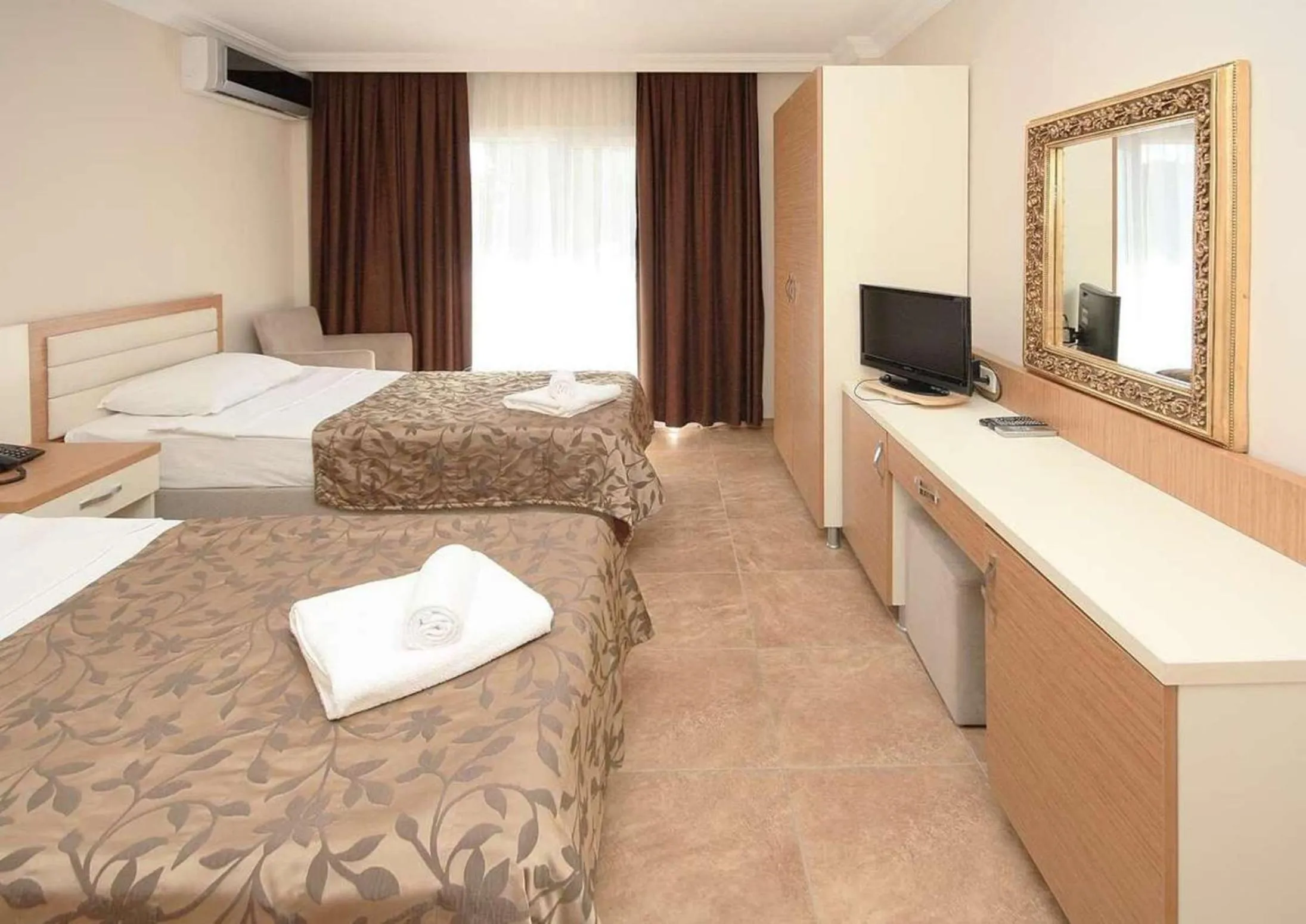 Photo of the whole room in Bitez Risa Hotel