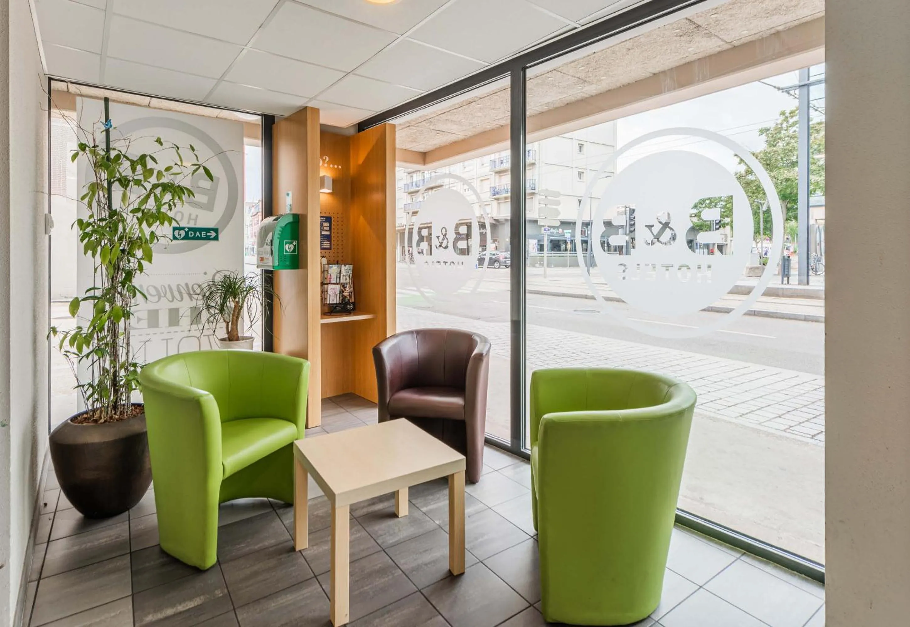 Seating area in B&B HOTEL Mulhouse Centre