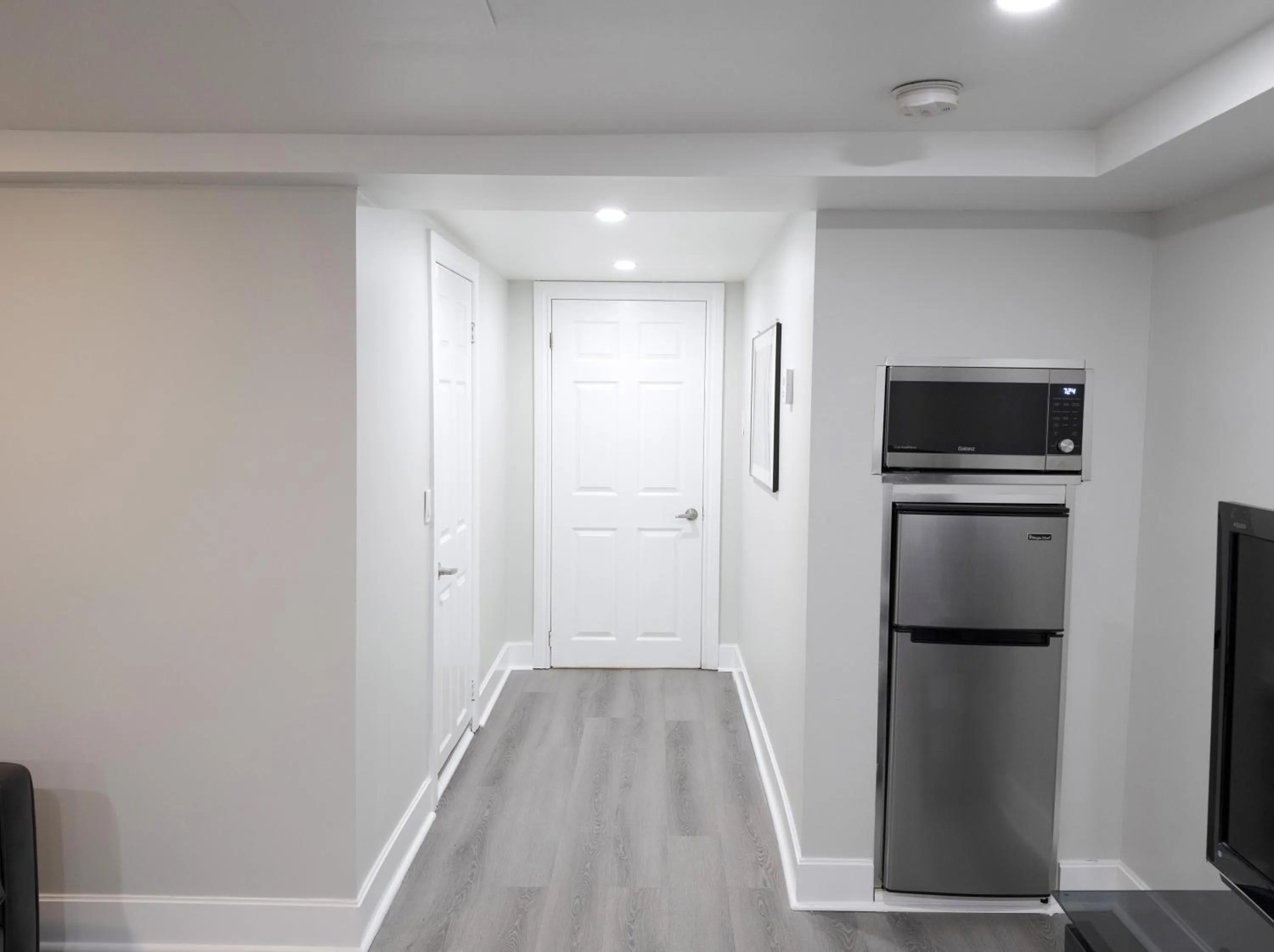 Living room in Serene Niagara Inn