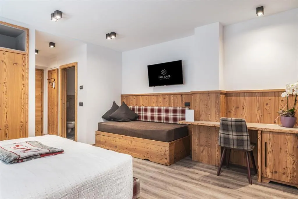 Bed in Hotel Rosa Alpina