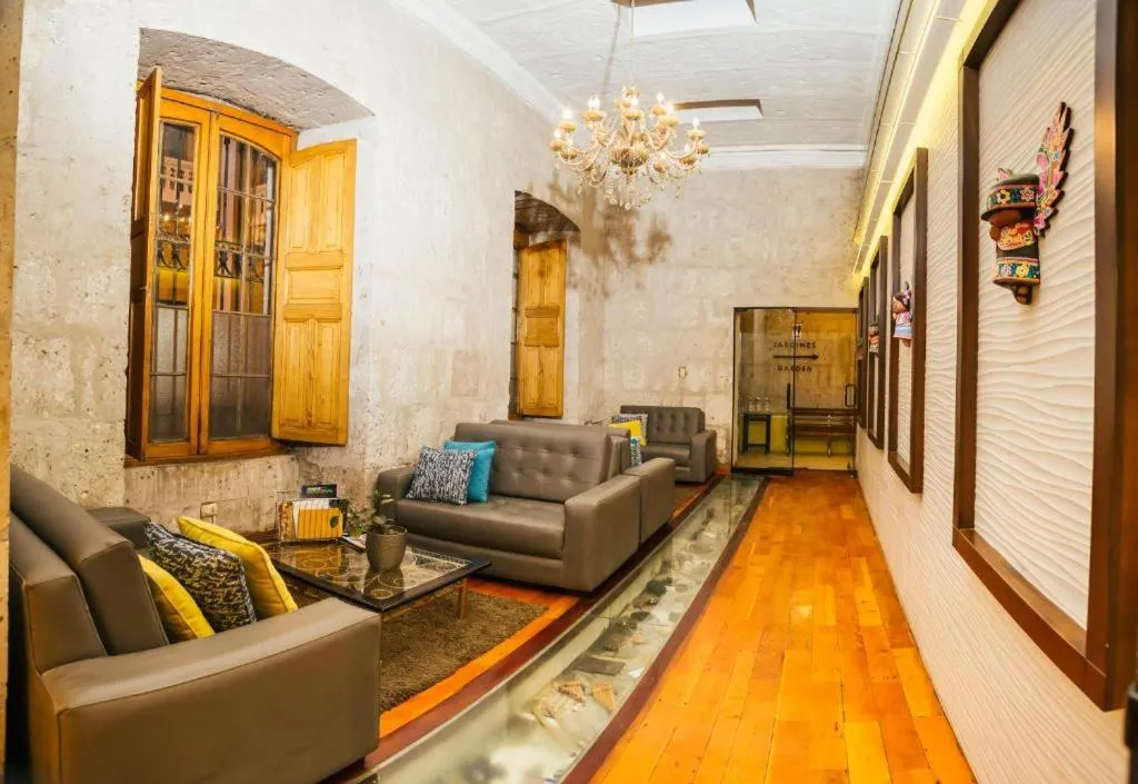 Seating area in Hotel Tierrasur