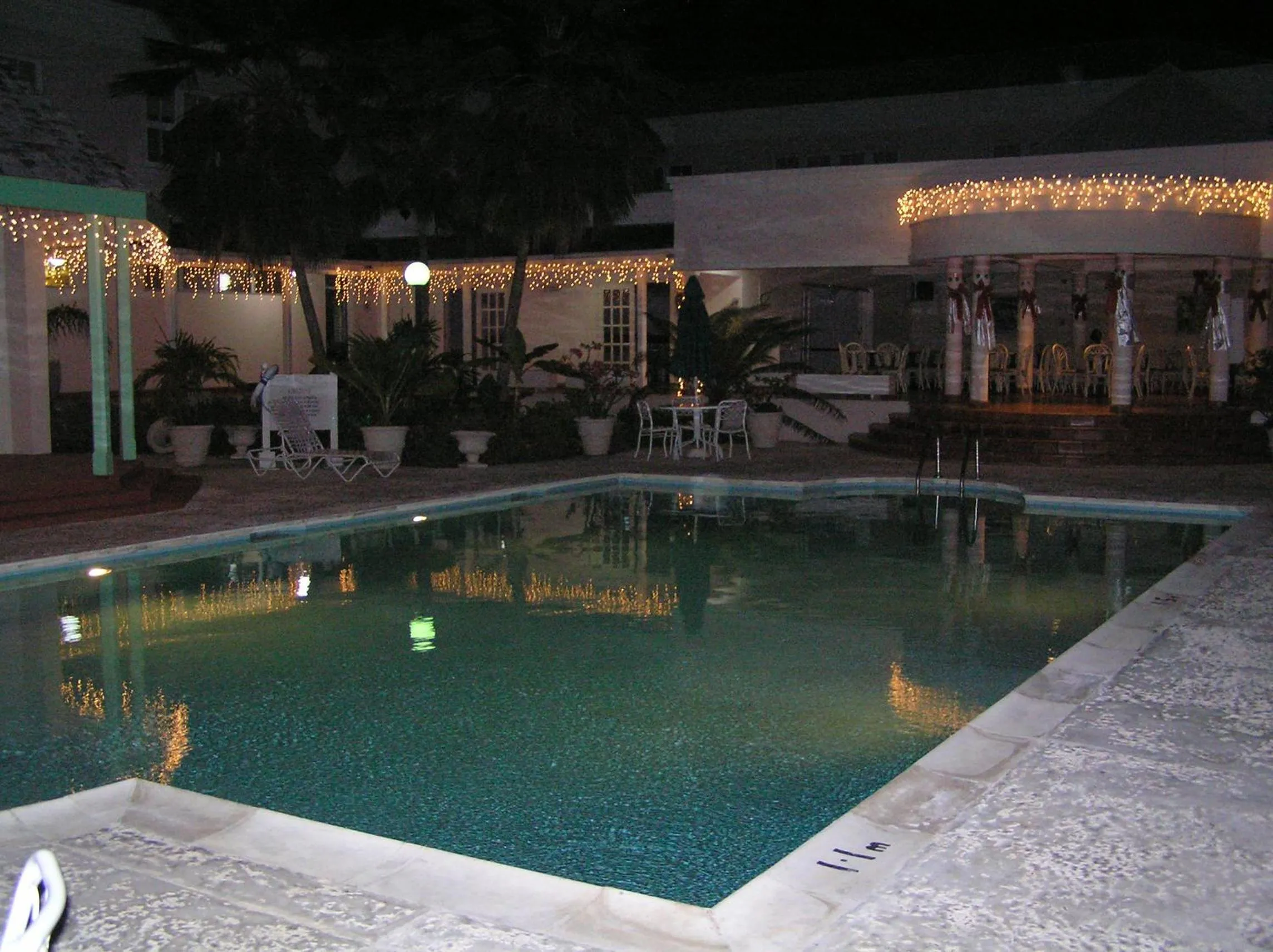 Swimming pool in Hotel PomMarine