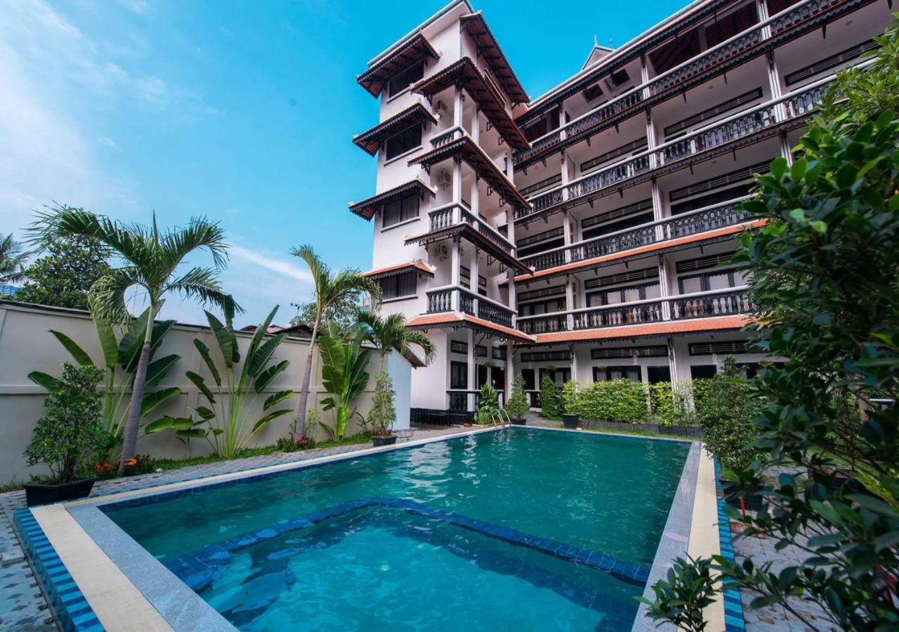 Swimming pool in Sok San Villa