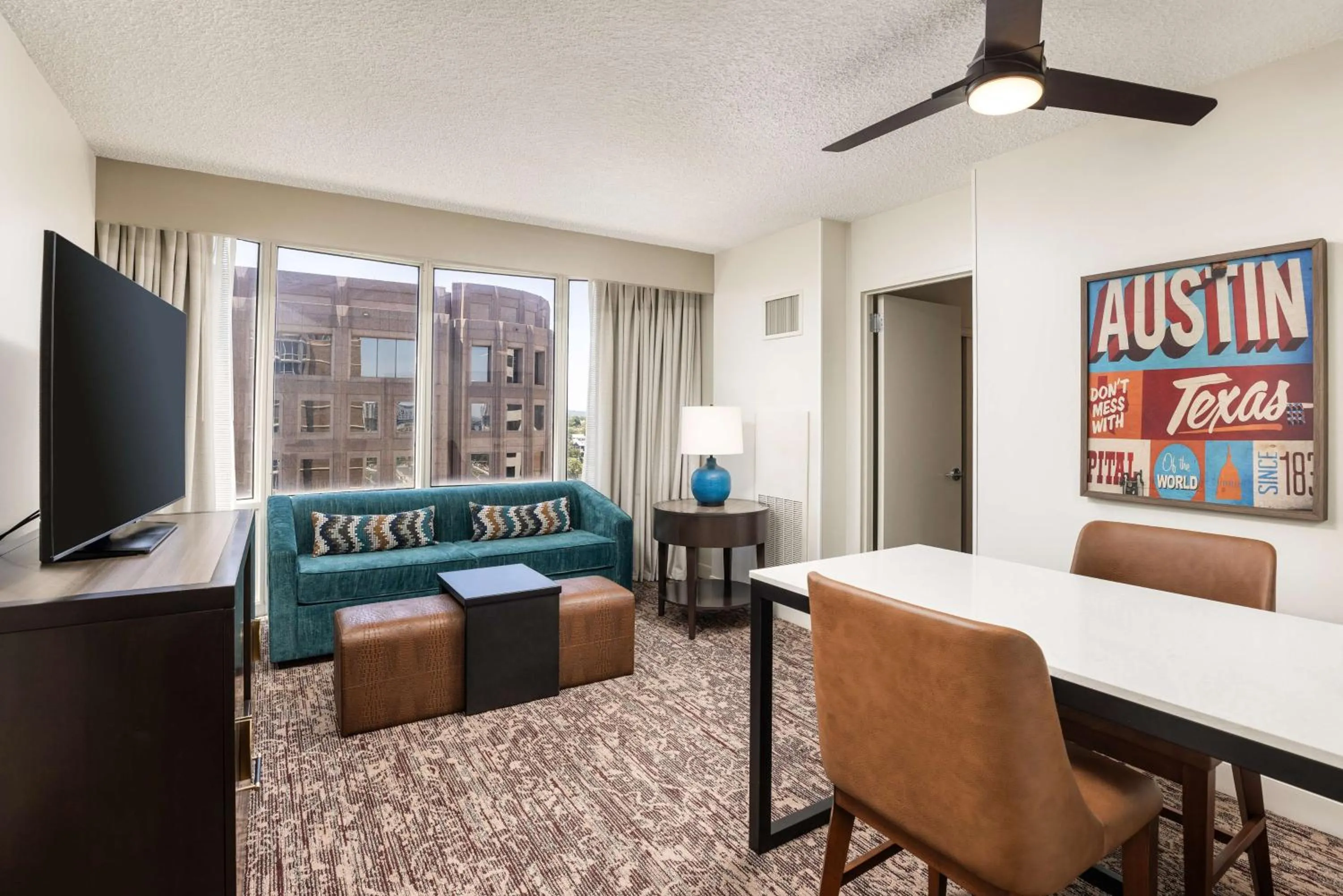 Living room in DoubleTree Suites by Hilton Austin Downtown Capitol