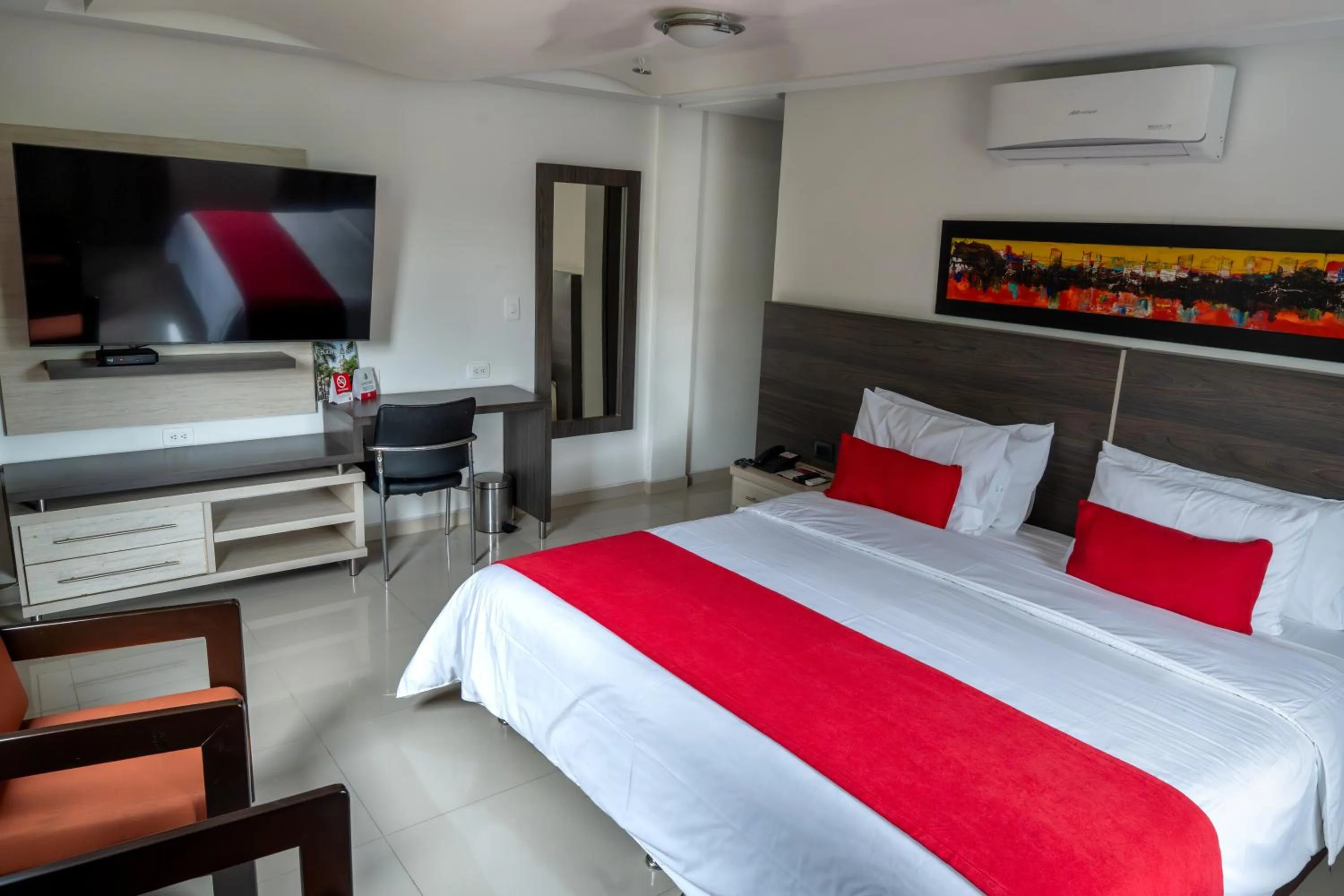 TV and multimedia, Bed in Hotel San Juan Internacional